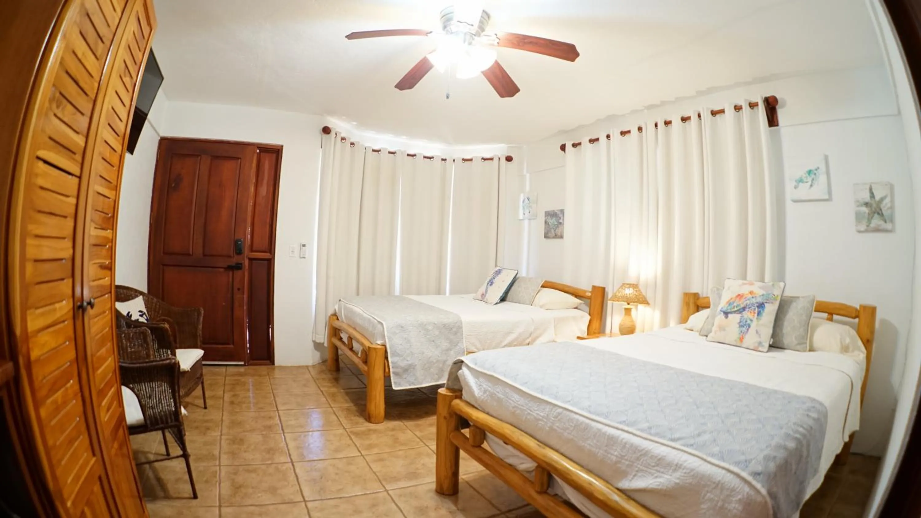 Photo of the whole room, Bed in Villas Welcome to Heaven