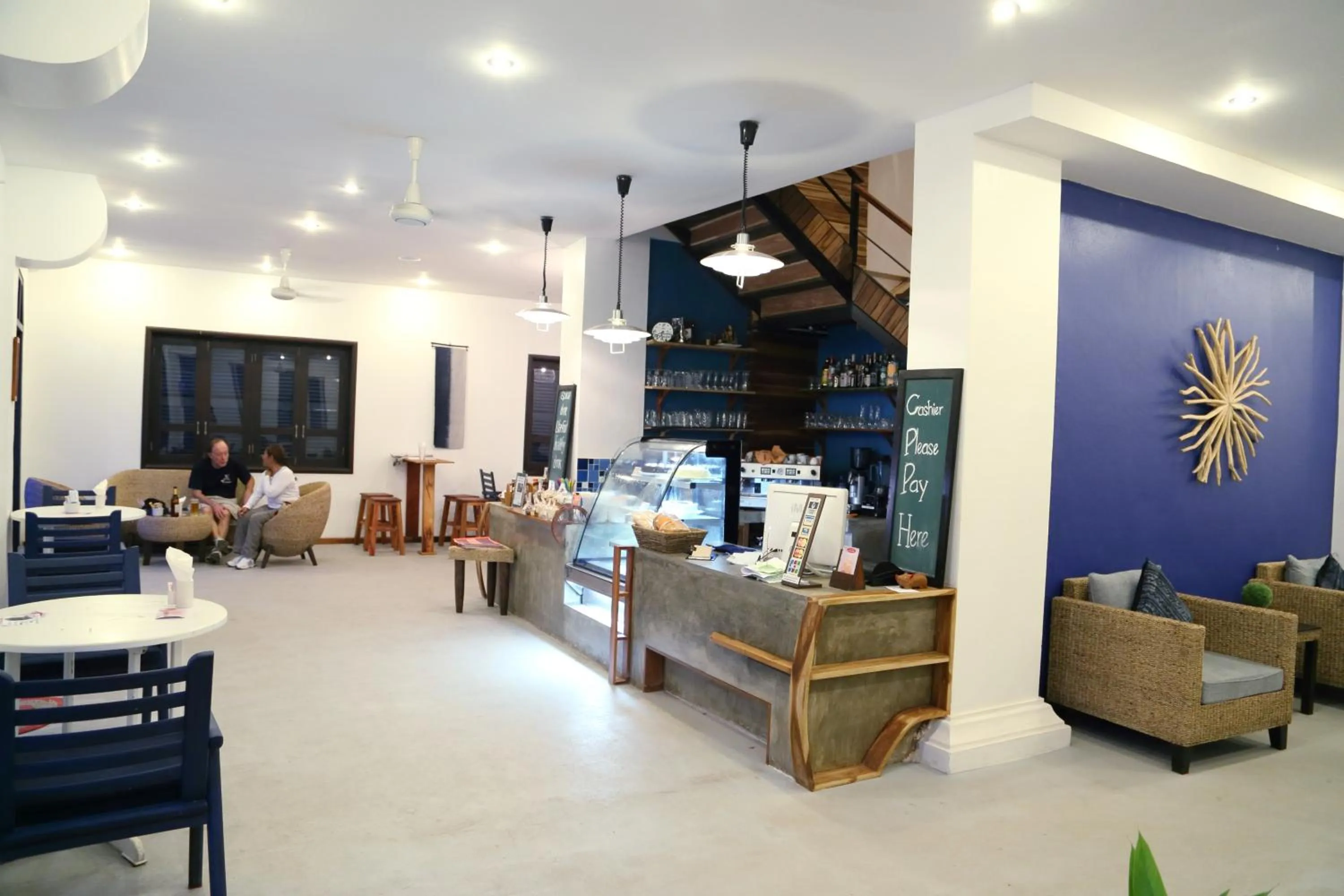 Restaurant/places to eat in Indigo House Hotel