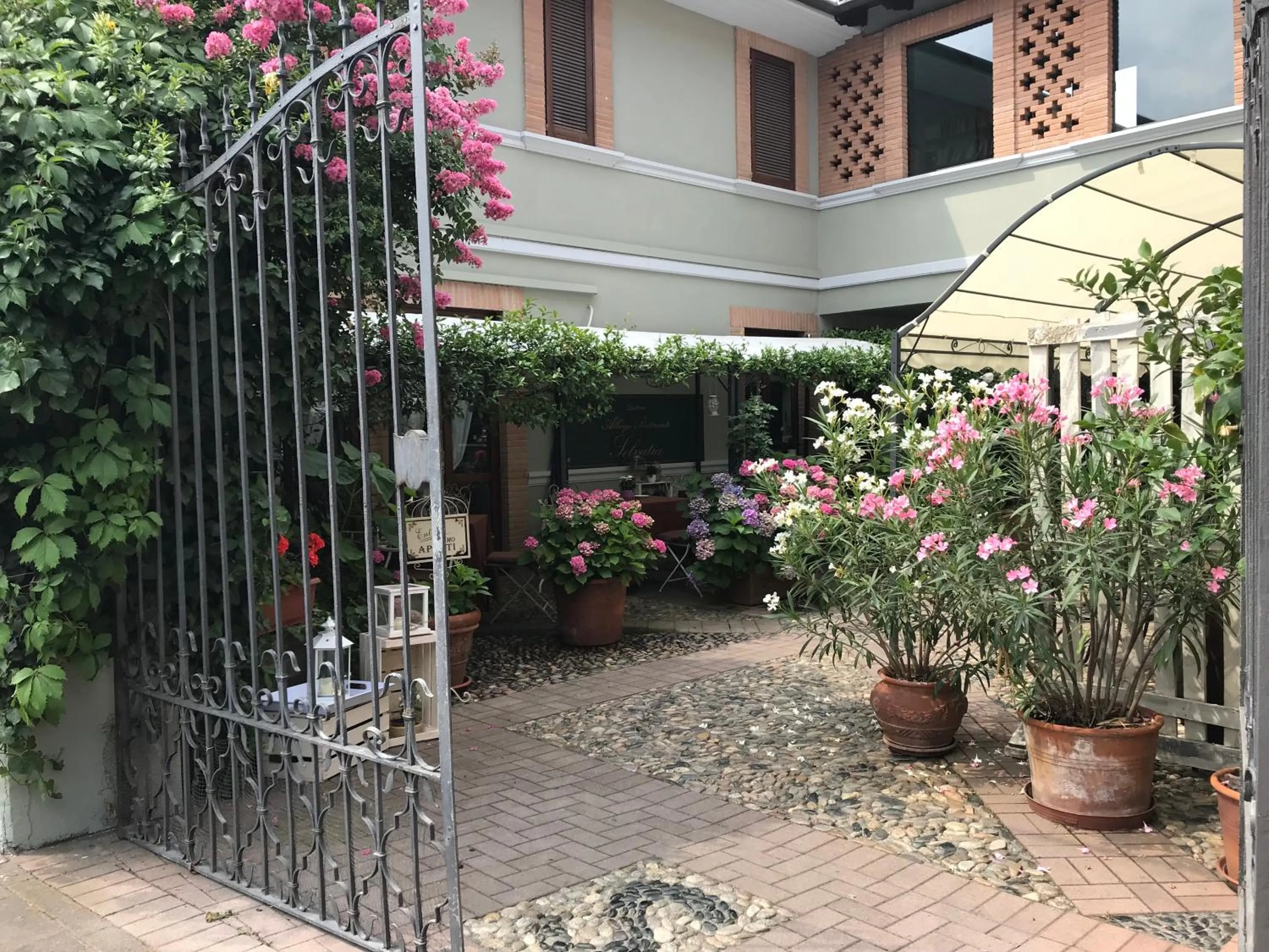 Property building in Albergo & Ristorante Selvatico