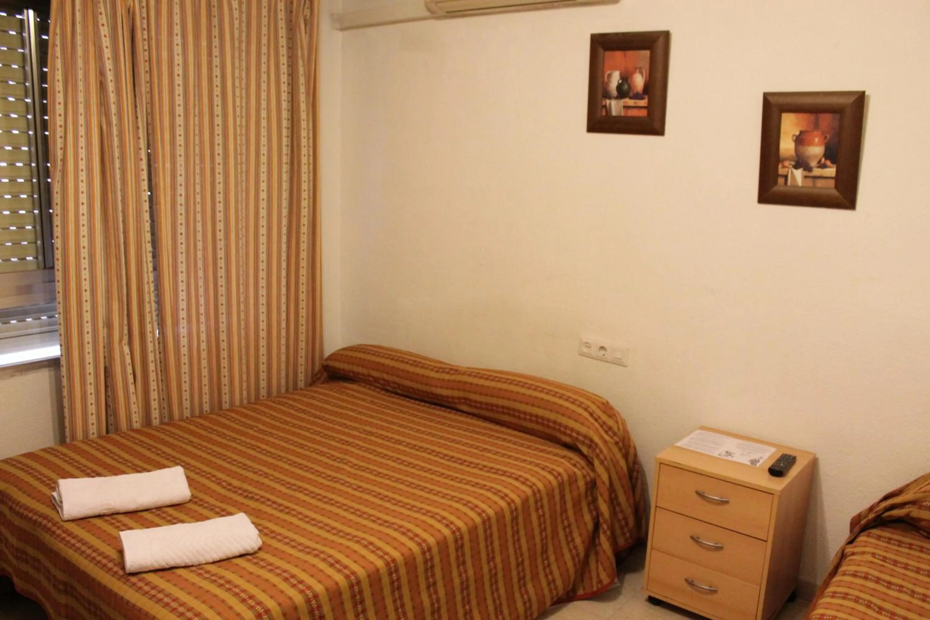 Bedroom, Bed in AB Pension Granada