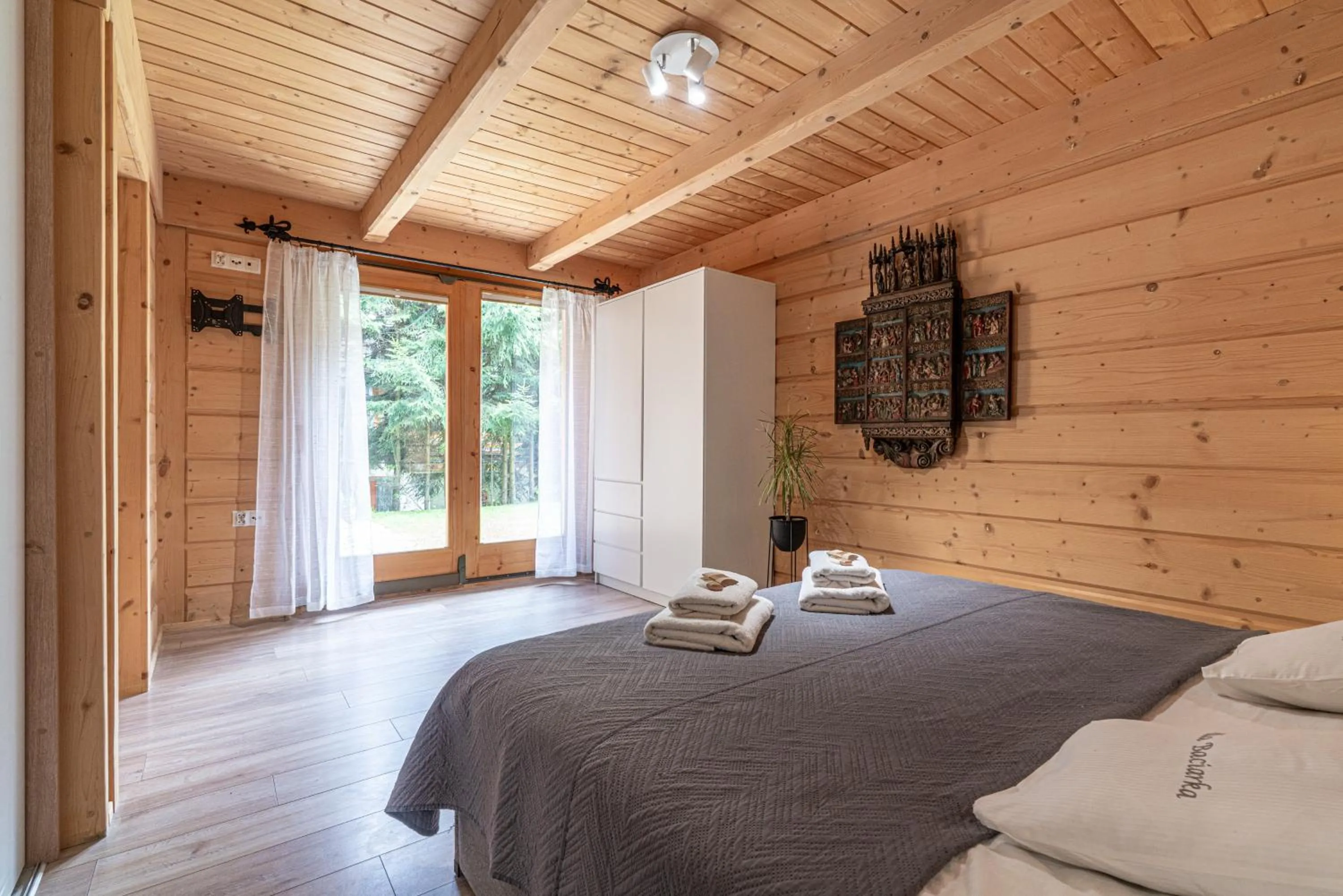 Bed in Willa Baciarka-basen, sauny i jacuzzi