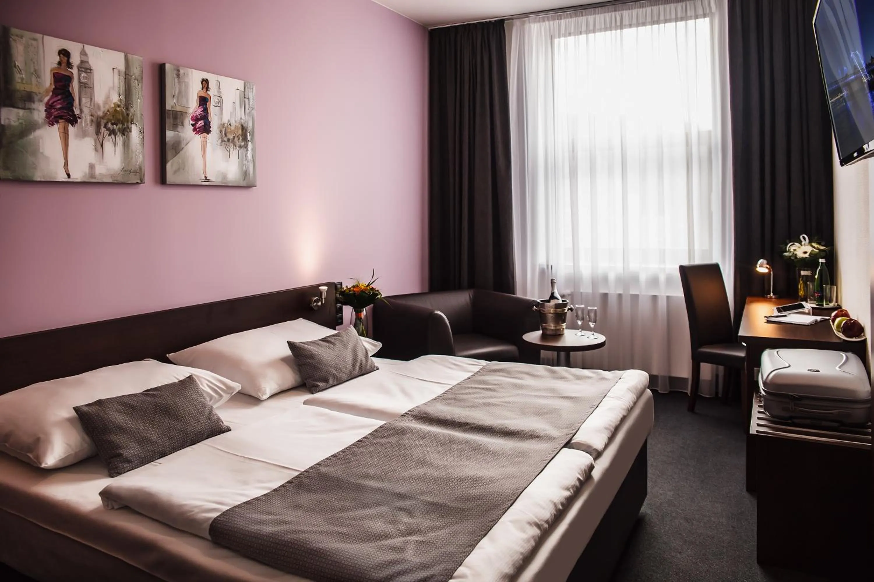 Photo of the whole room, Bed in Interhotel Zlín