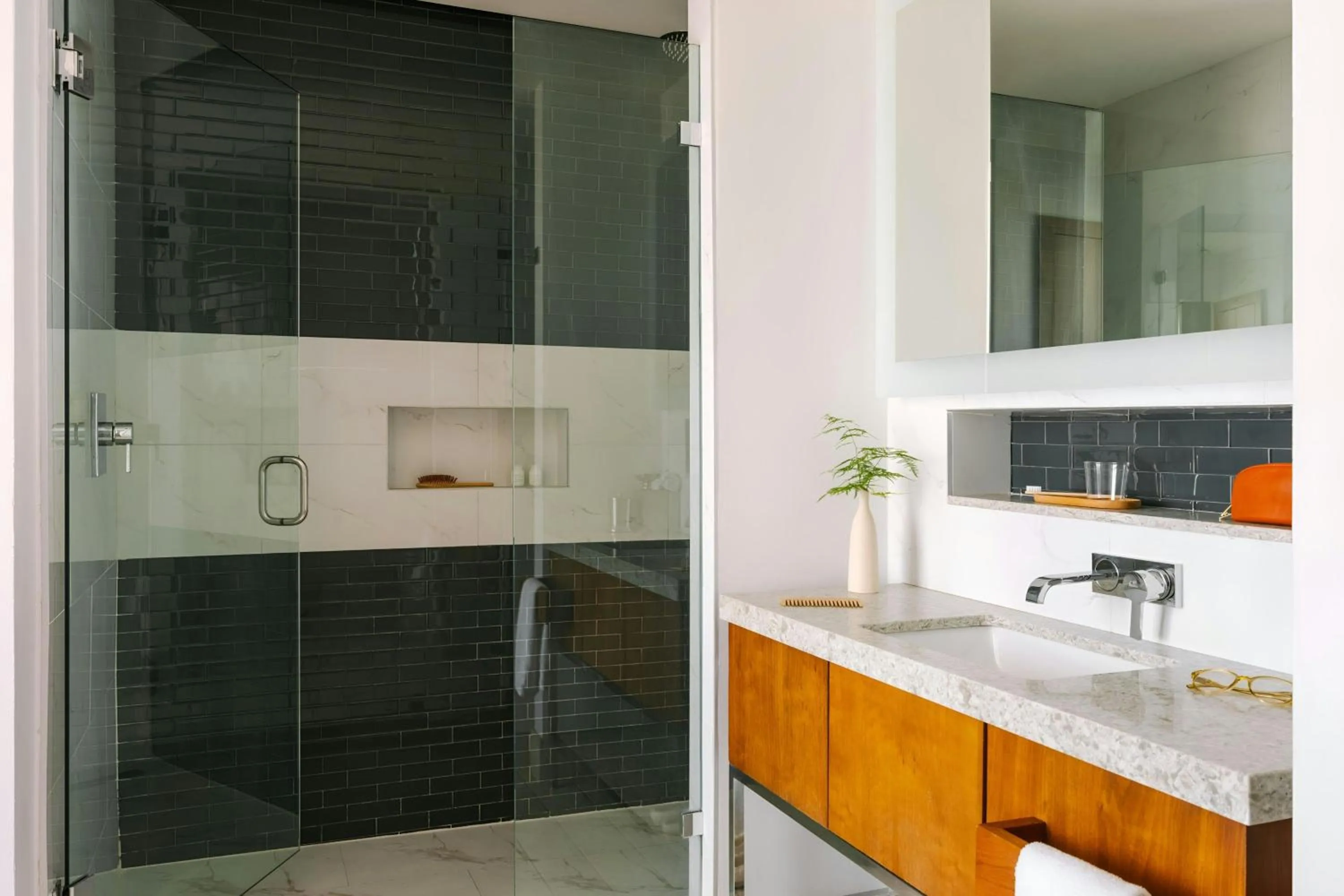 Bathroom in The Circ Hotel Hollywood, Sonder by Marriott Bonvoy