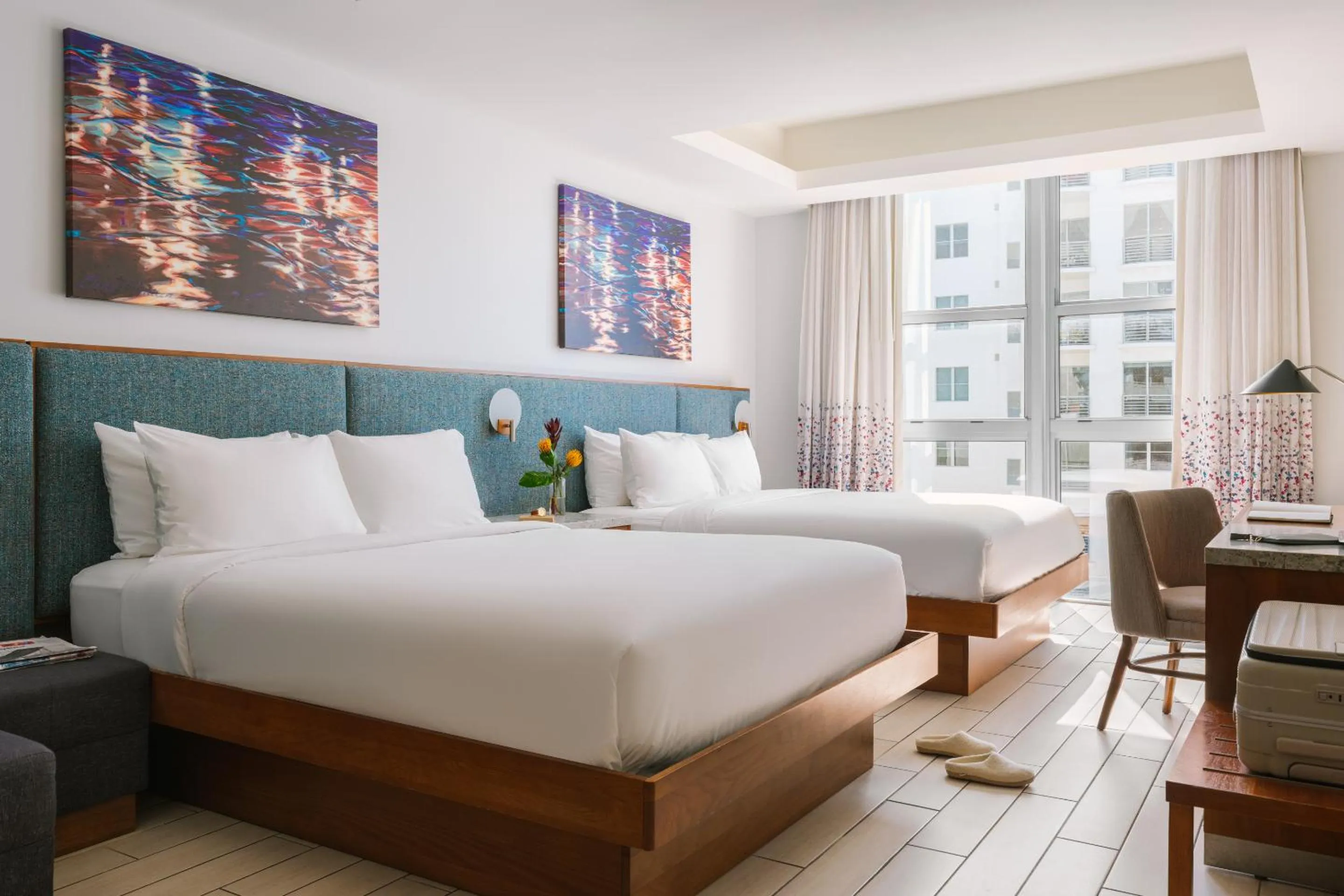 Living room, Bed in The Circ powered by Sonder