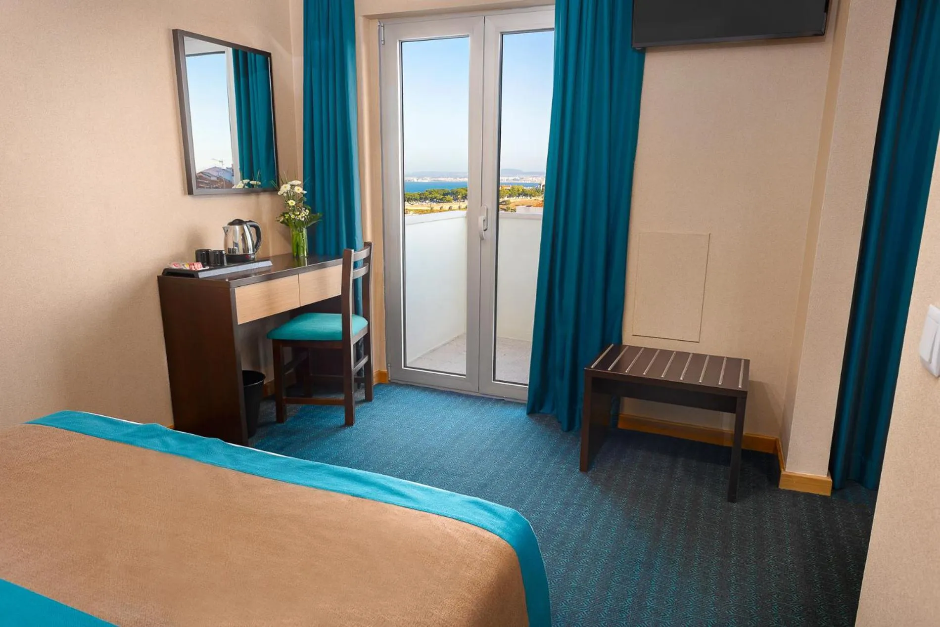 Bedroom, Bed in Hotel DAH - Dom Afonso Henriques