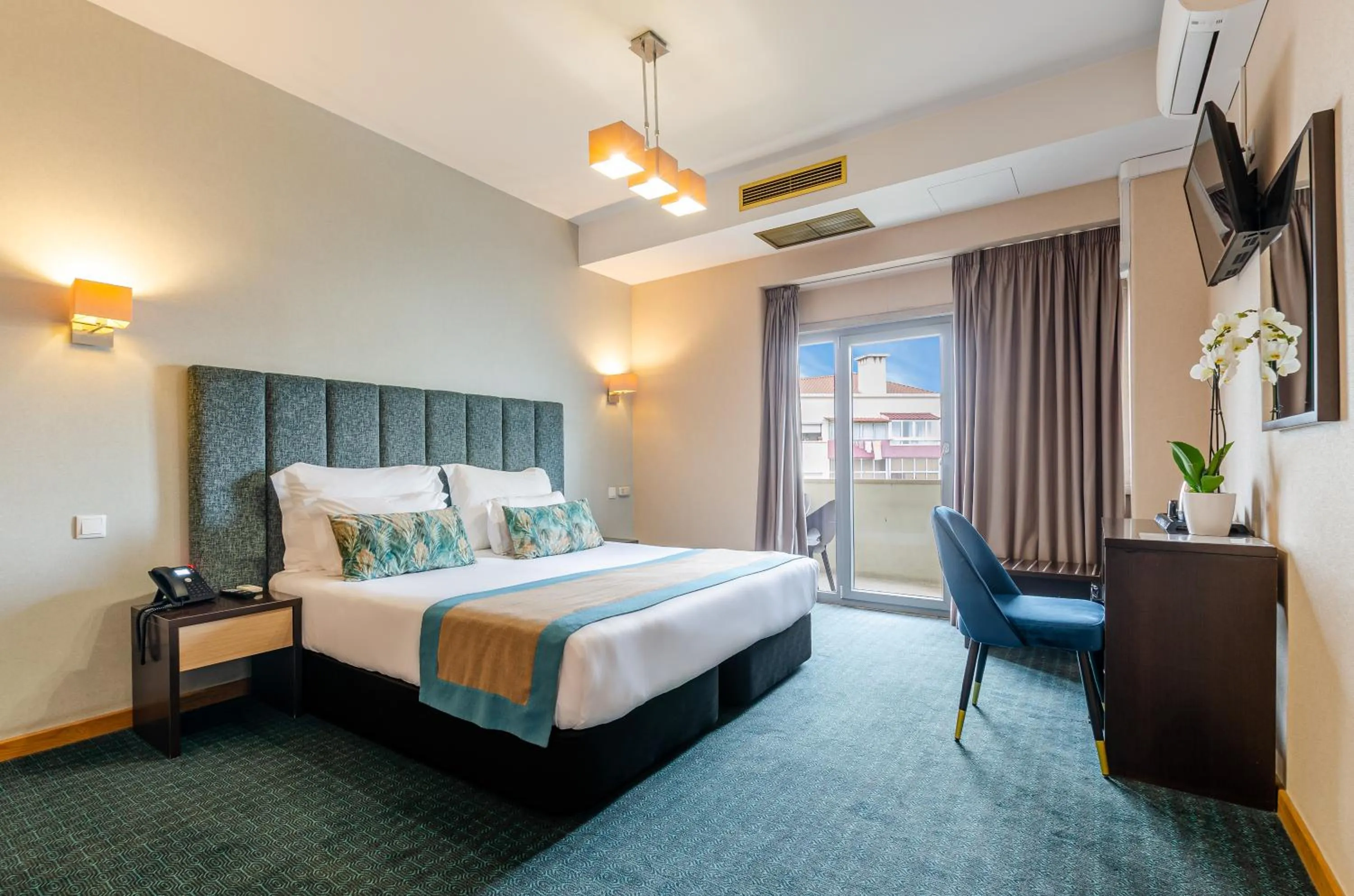 Bedroom, Bed in Hotel DAH - Dom Afonso Henriques