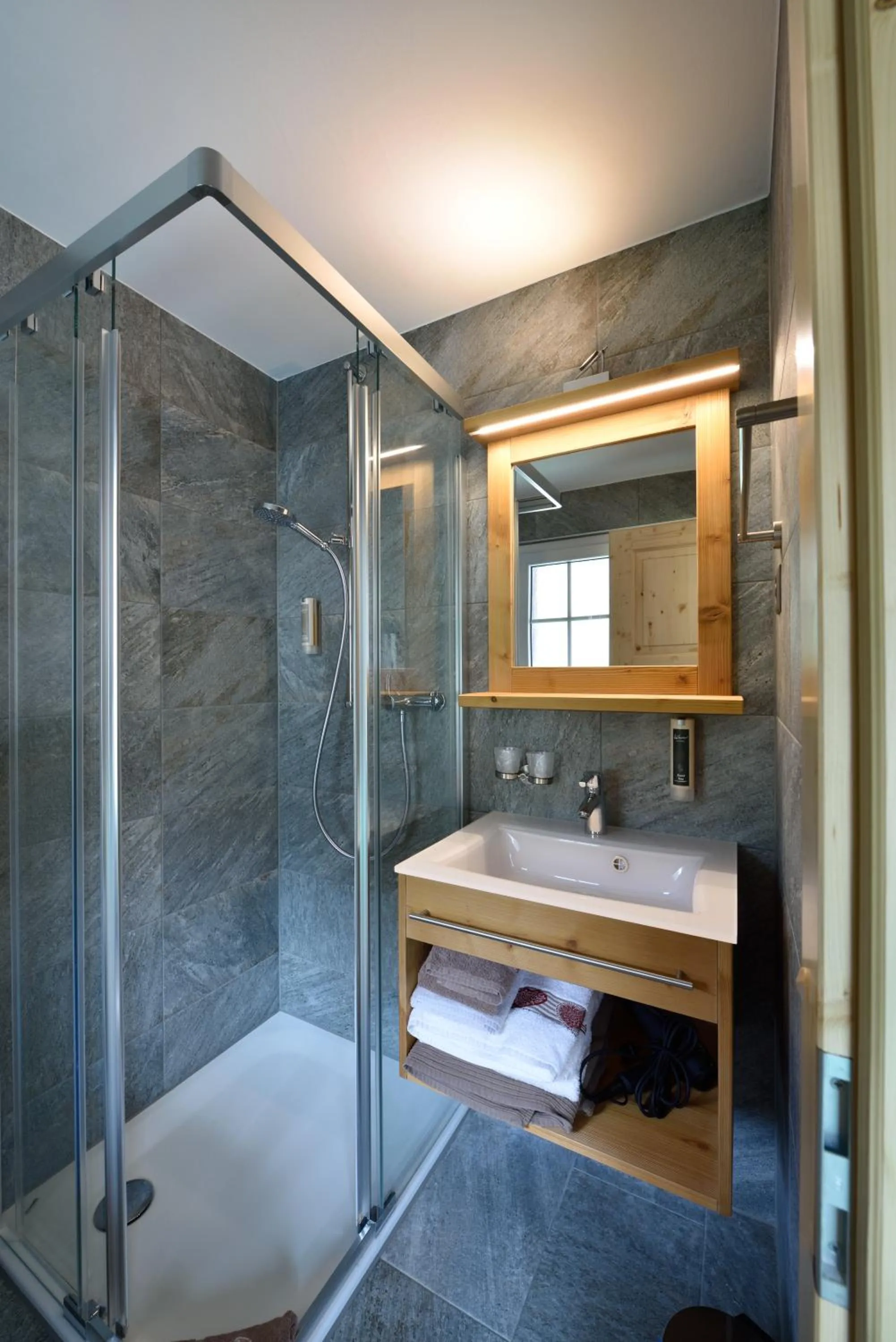 Bathroom in Hotel Les Mélèzes