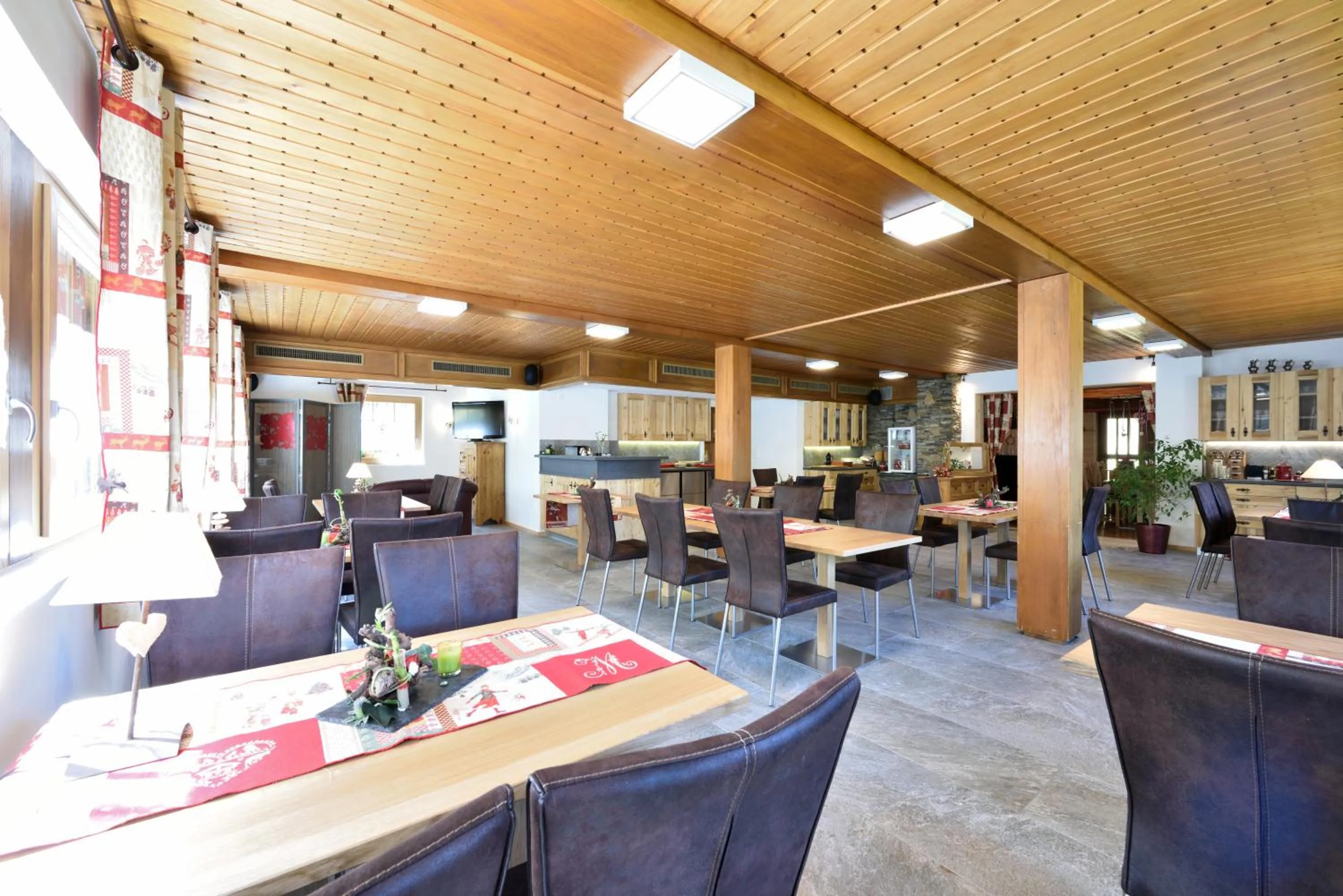 Restaurant/places to eat in Hotel Les Mélèzes