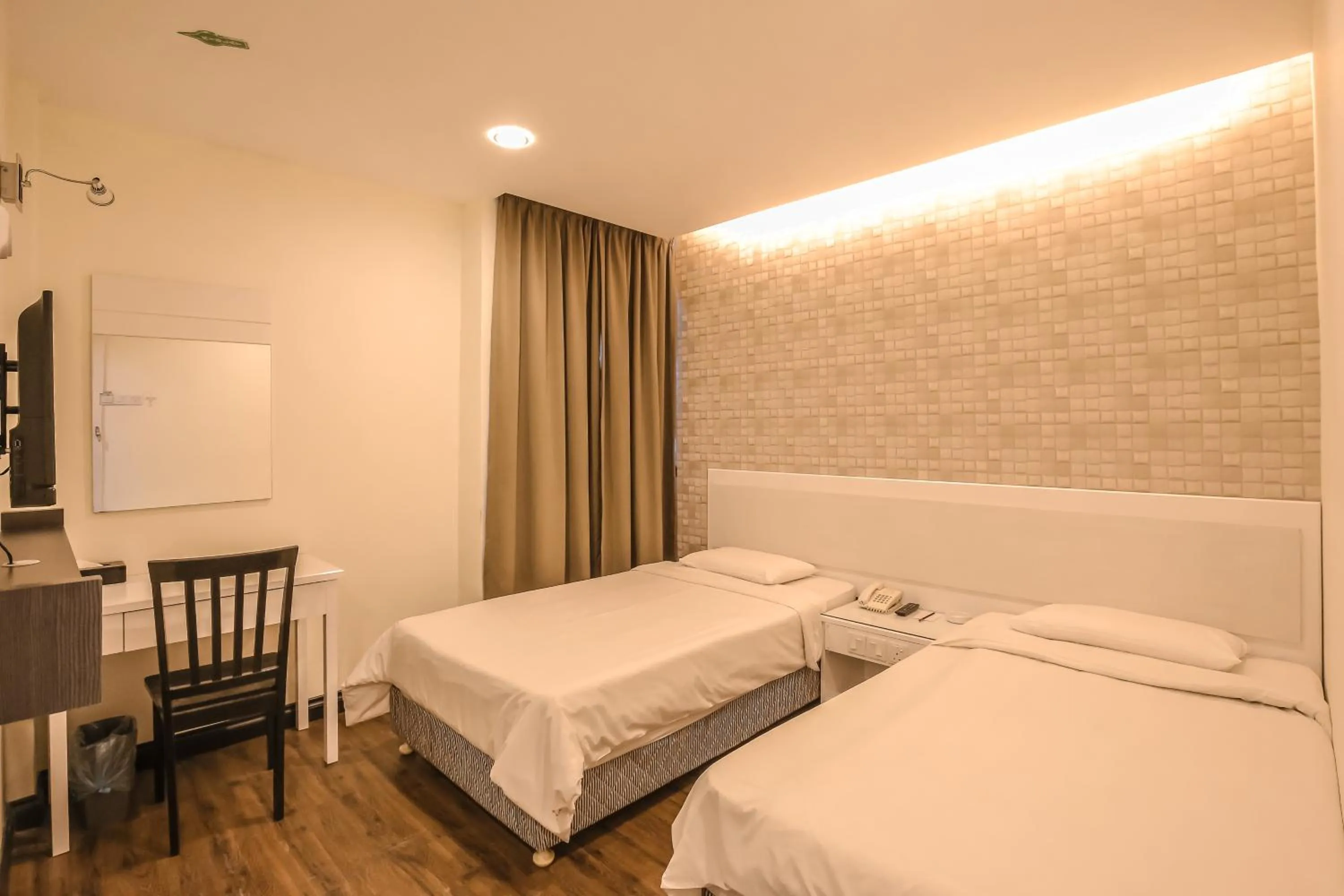 Photo of the whole room, Bed in Hotel Ming Star