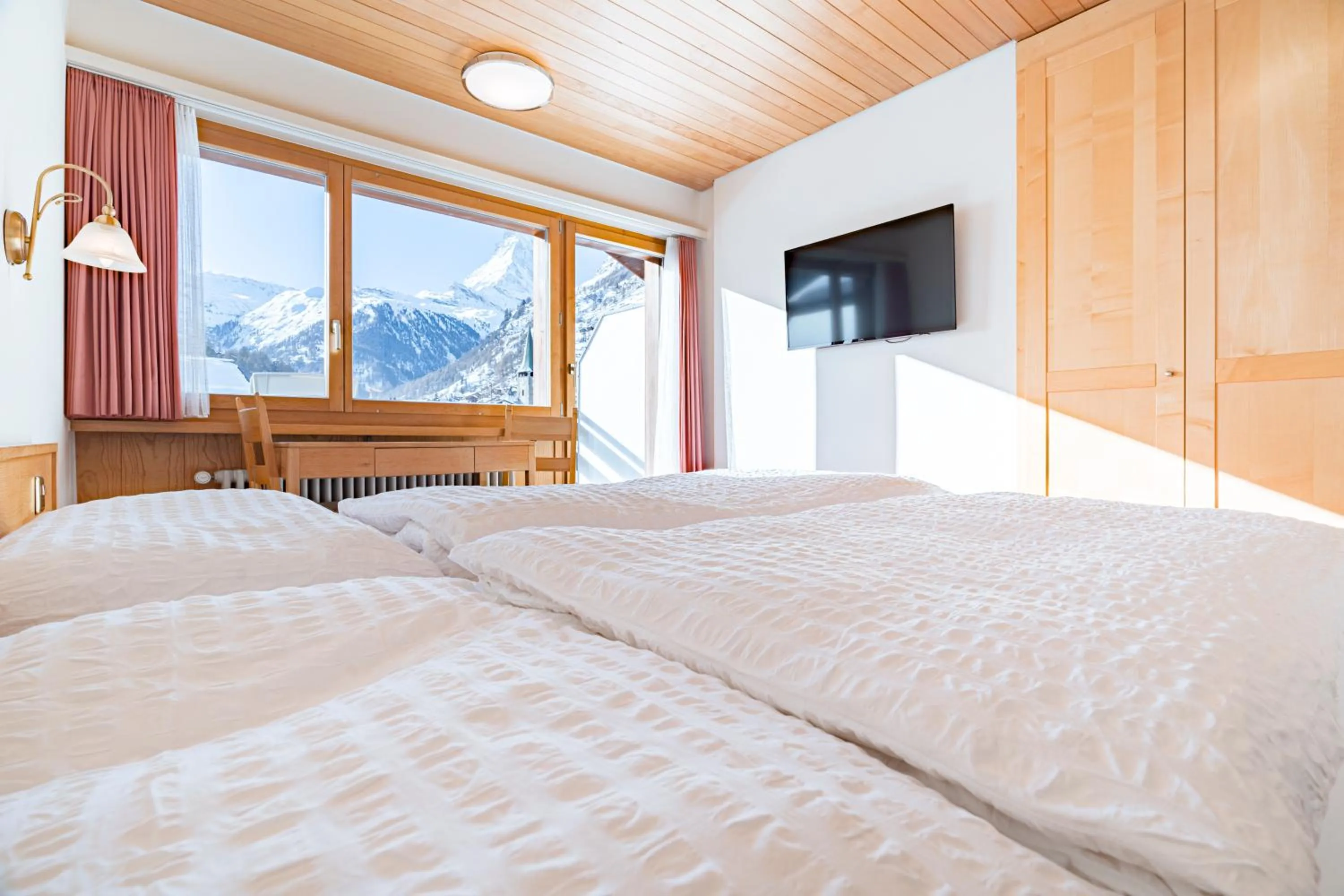 View (from property/room), Bed in Hotel Parnass