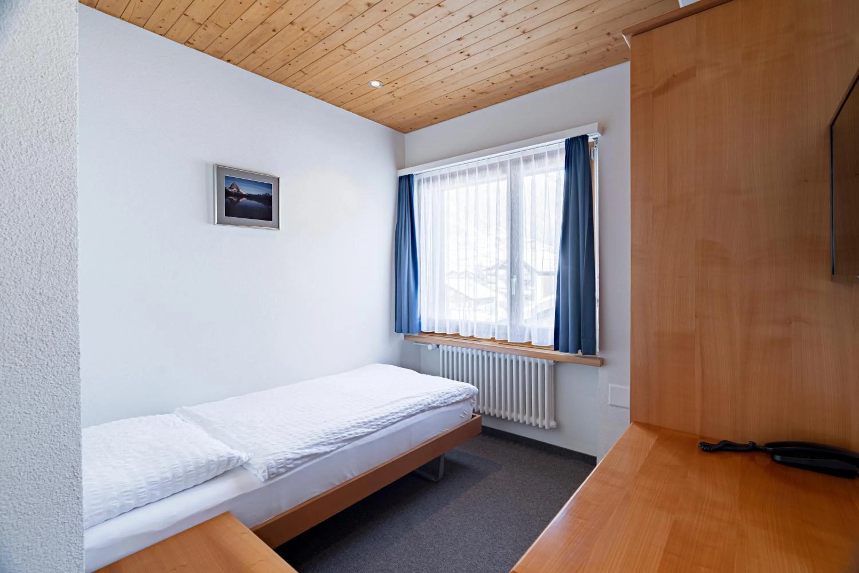 Bedroom, Bed in Hotel Parnass