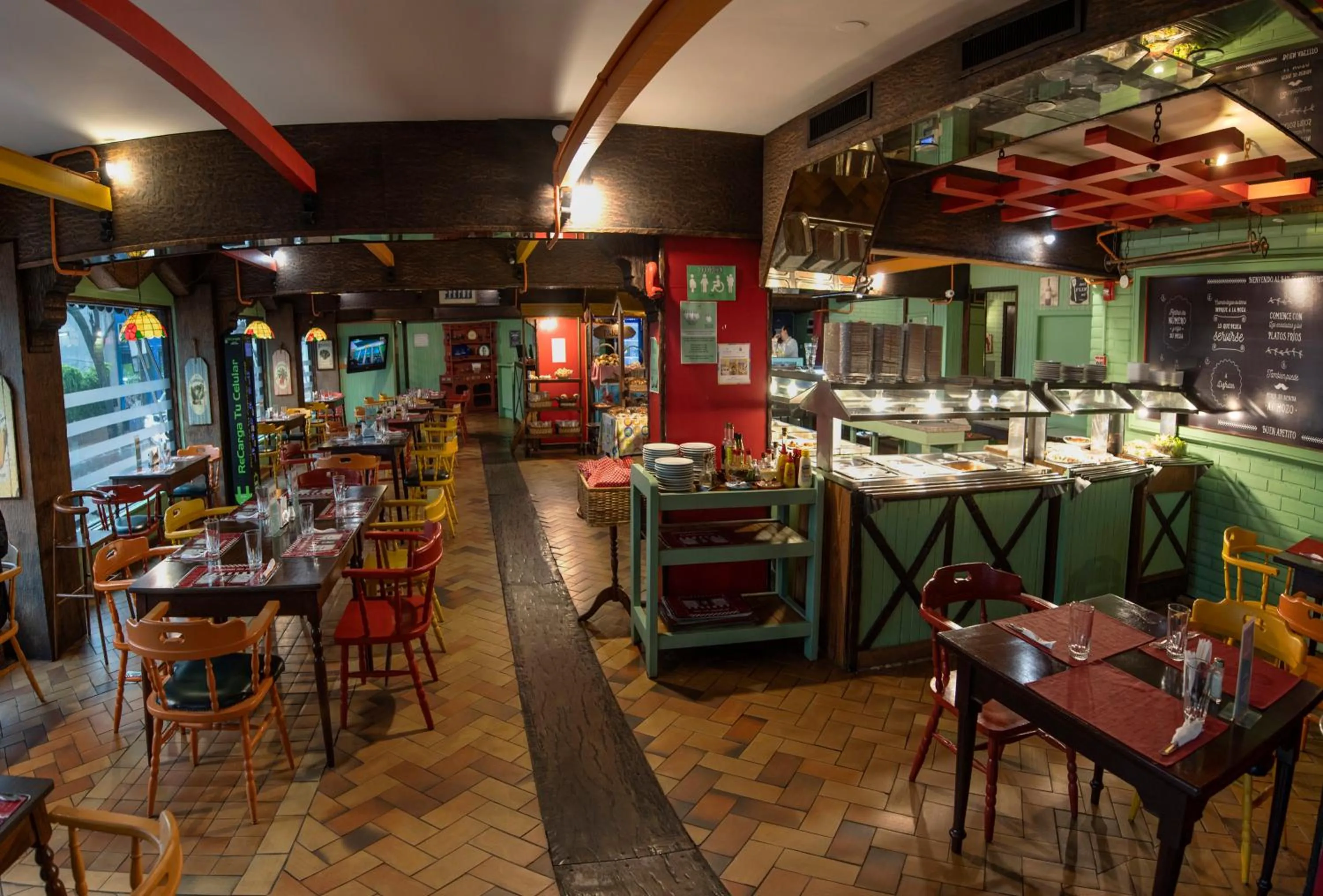 Restaurant/places to eat in Hotel Cecilia