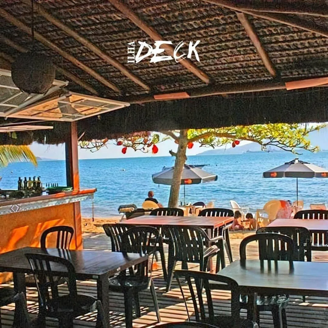 Beach in Ilha Deck Hotel