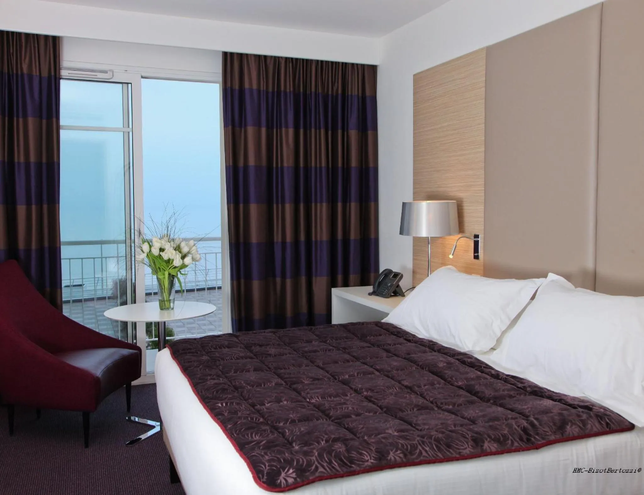 Bed in Spa Marin Du Val Andre Thalasso Resort