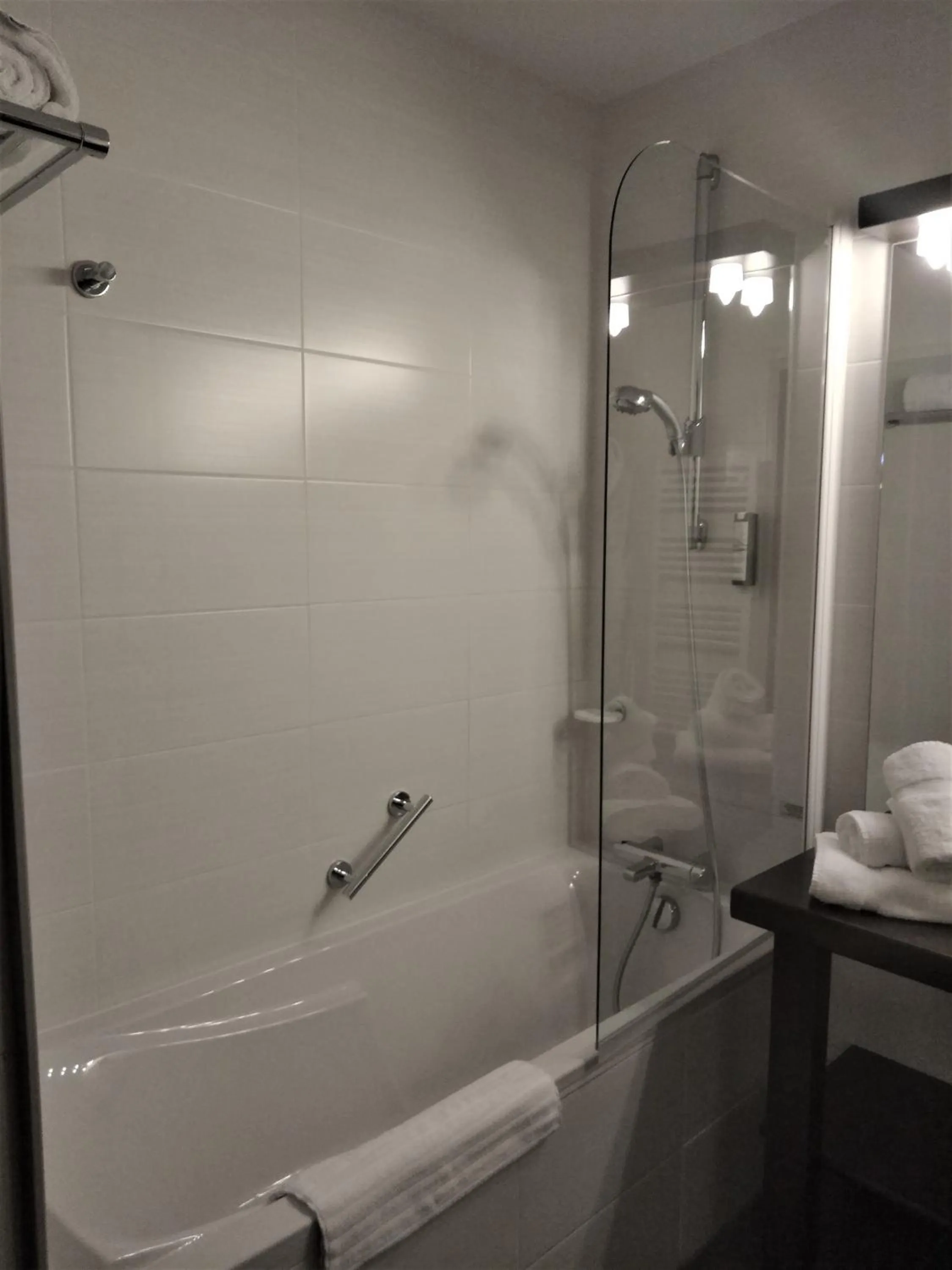 Bathroom in Spa Marin Du Val Andre Thalasso Resort