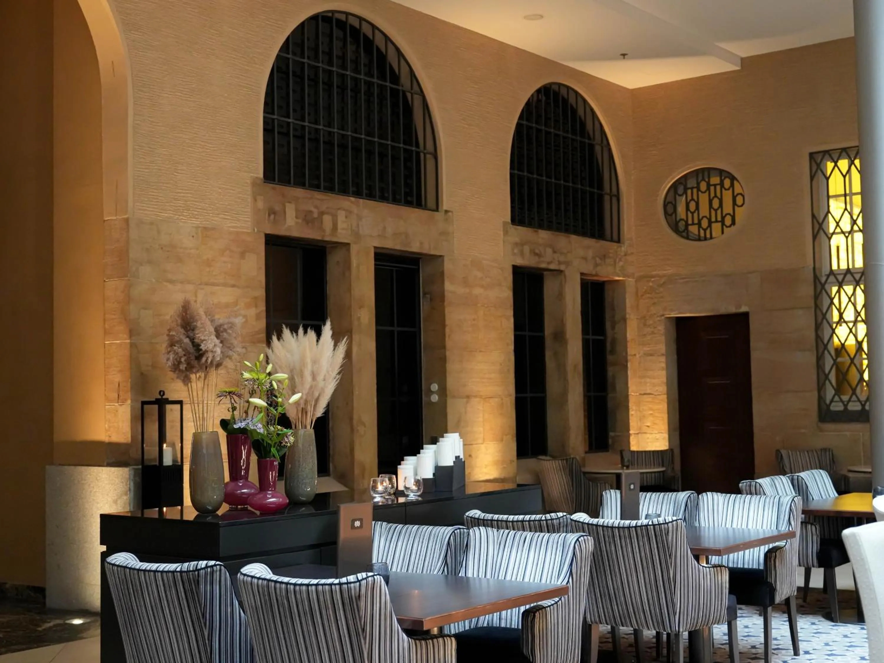 Lounge or bar in Steigenberger Icon Grandhotel Handelshof Leipzig