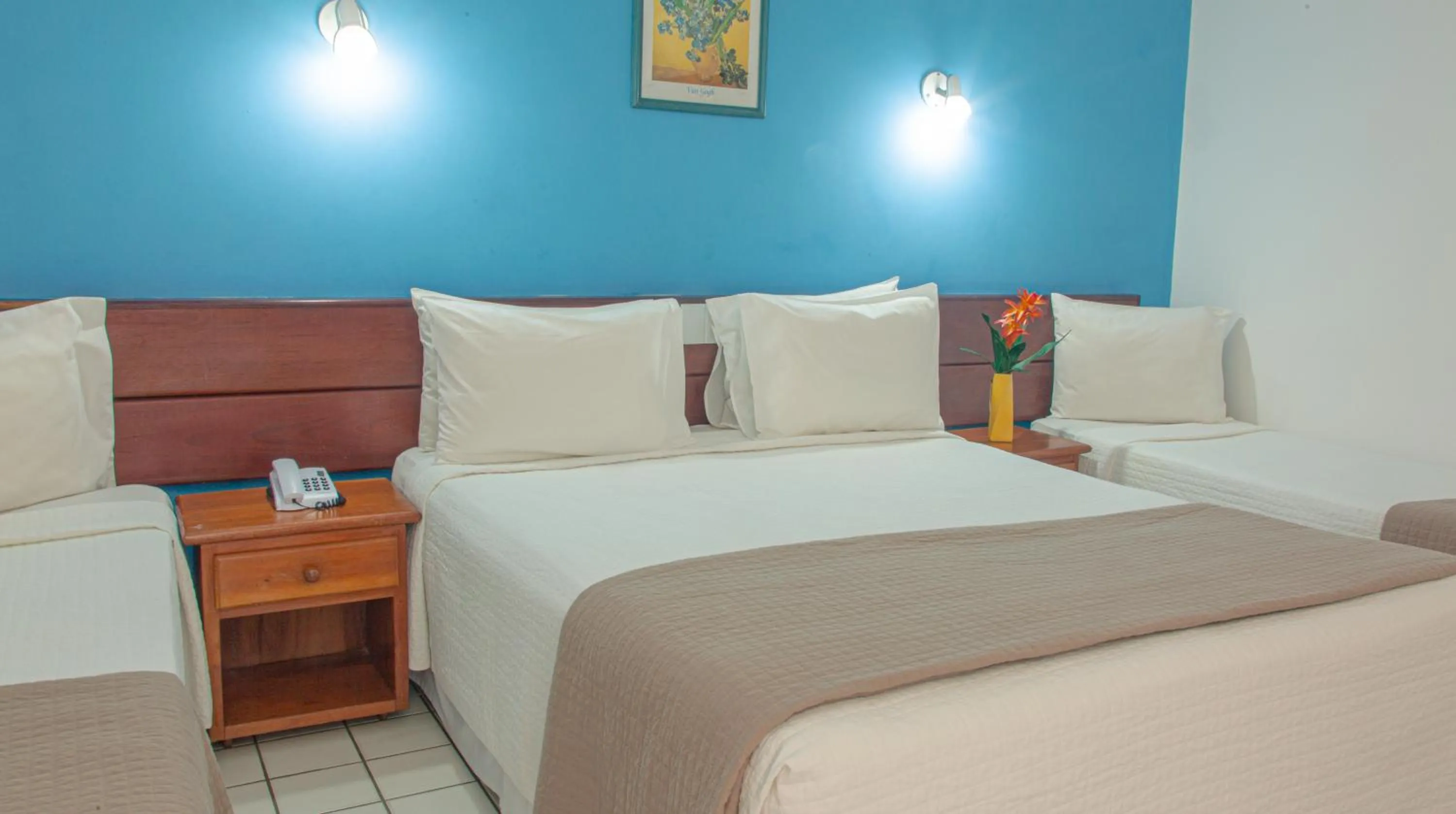 Bed in Sunshine Praia Hotel