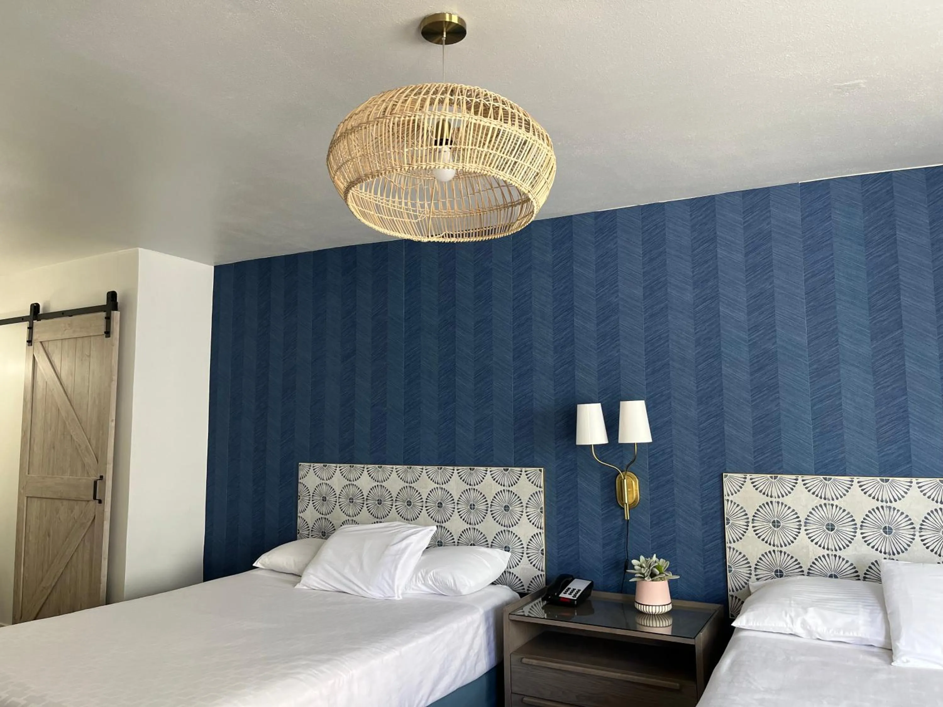 Bedroom, Bed in Anaheim Maingate Inn