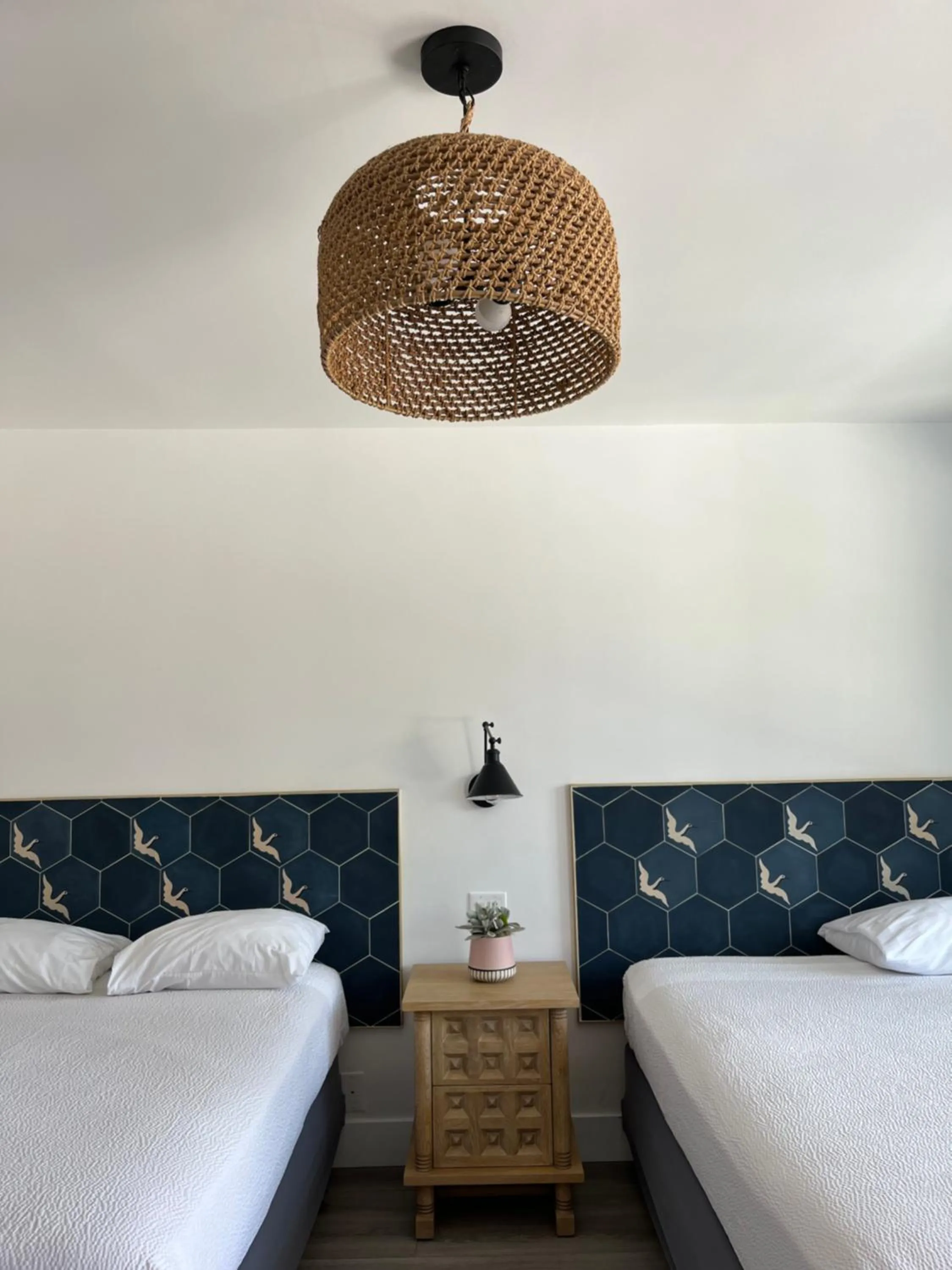 Decorative detail, Bed in Anaheim Maingate Inn