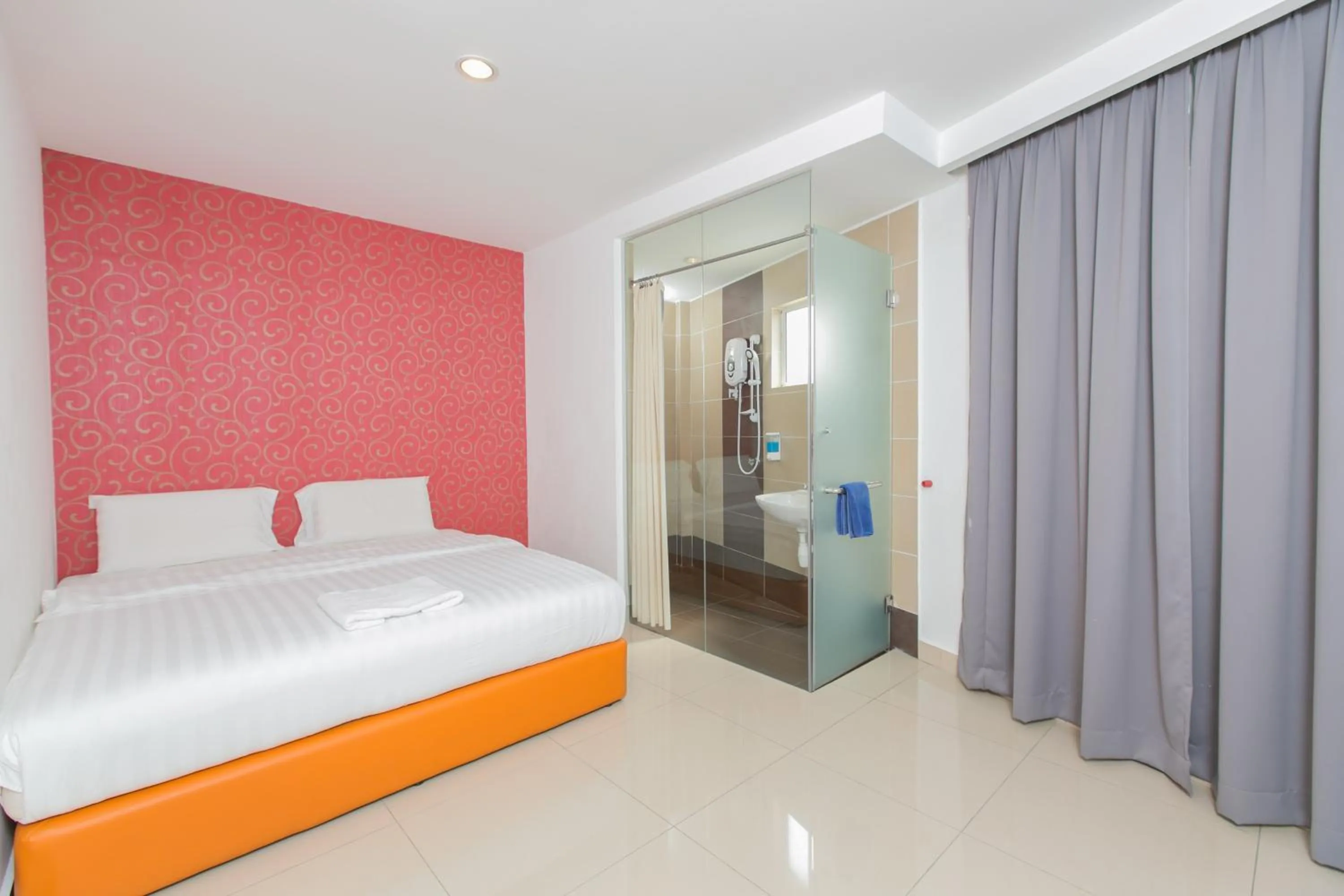 Photo of the whole room in 1 Hotel Mahkota Cheras