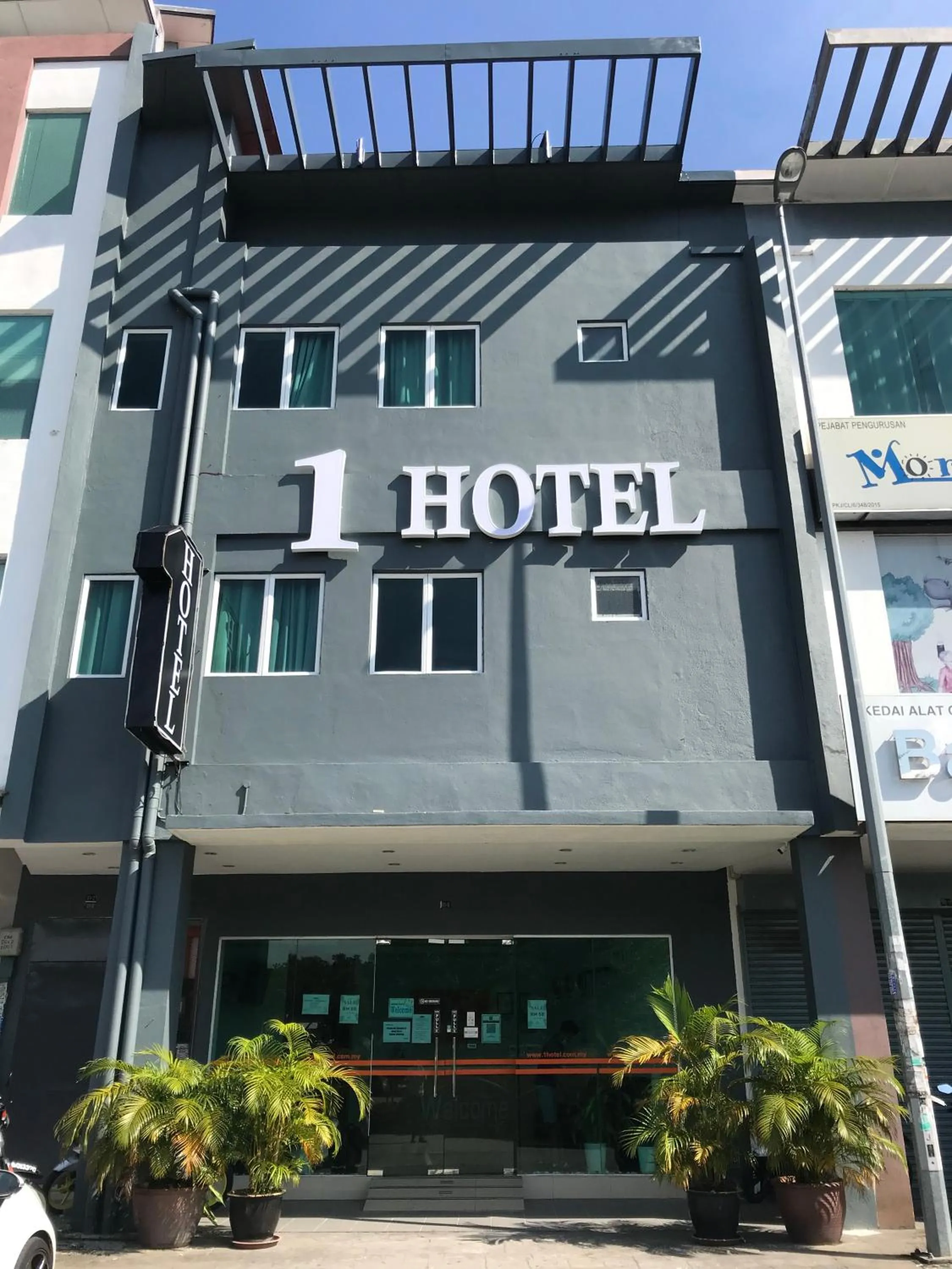 Property building in 1 Hotel Mahkota Cheras