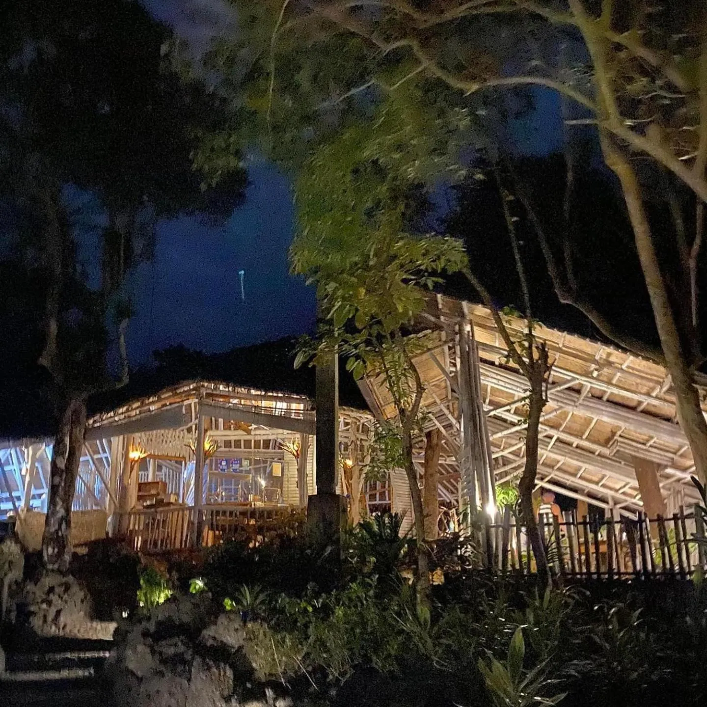 Restaurant/places to eat in Nature's Eye Resort