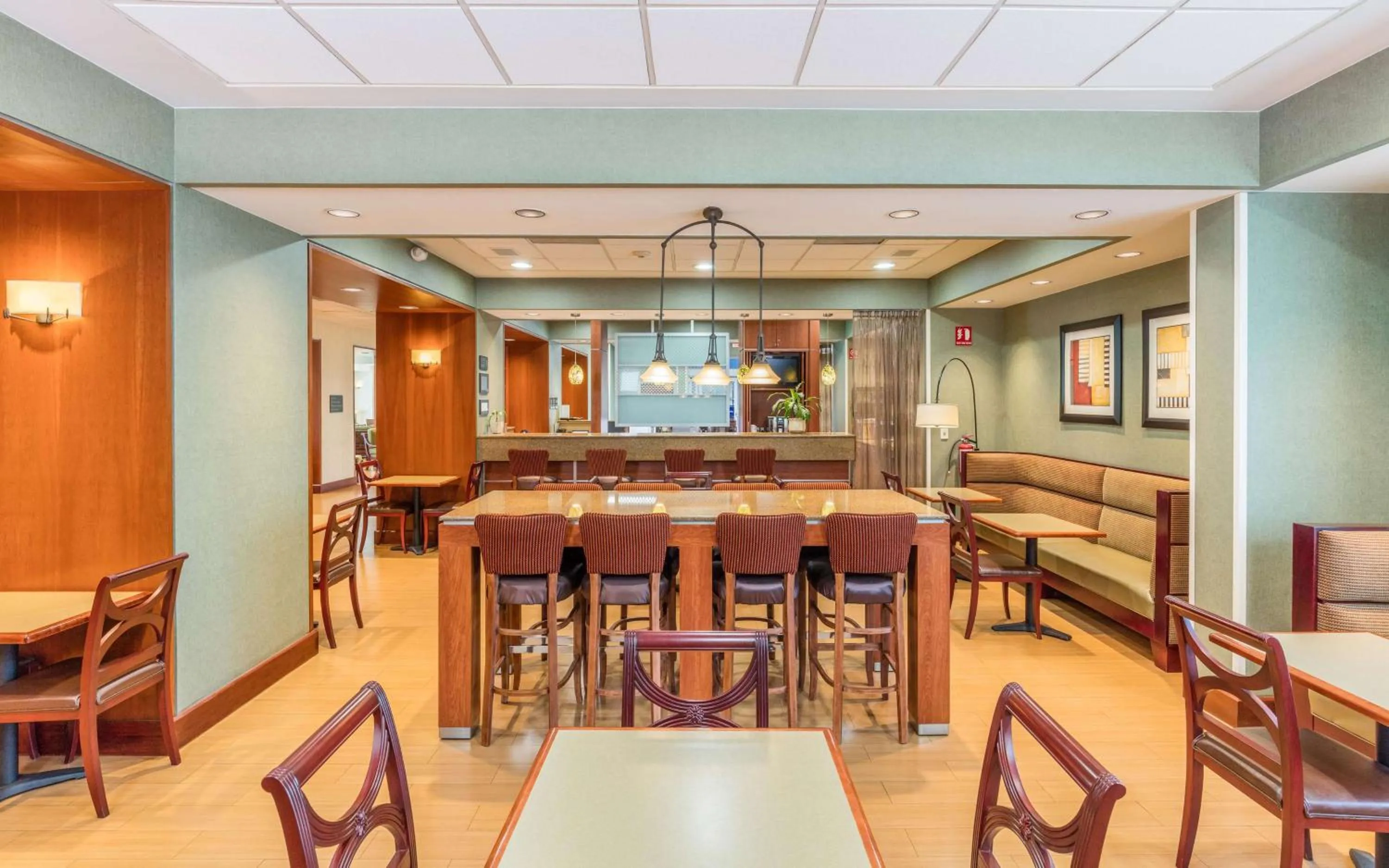 Restaurant/places to eat in Hampton by Hilton Queretaro Tecnologico