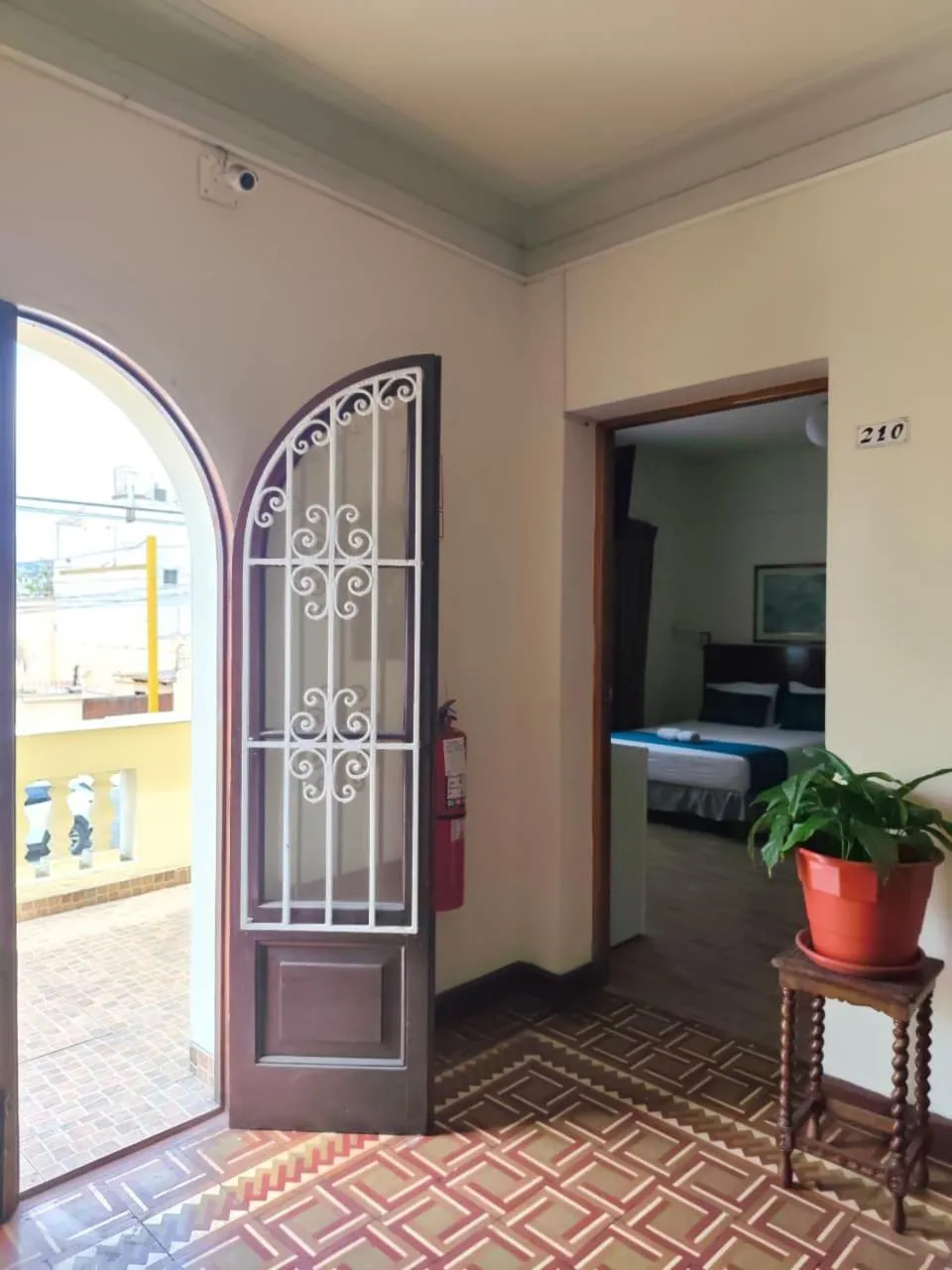 Bedroom in Hotel San Isidro Inn