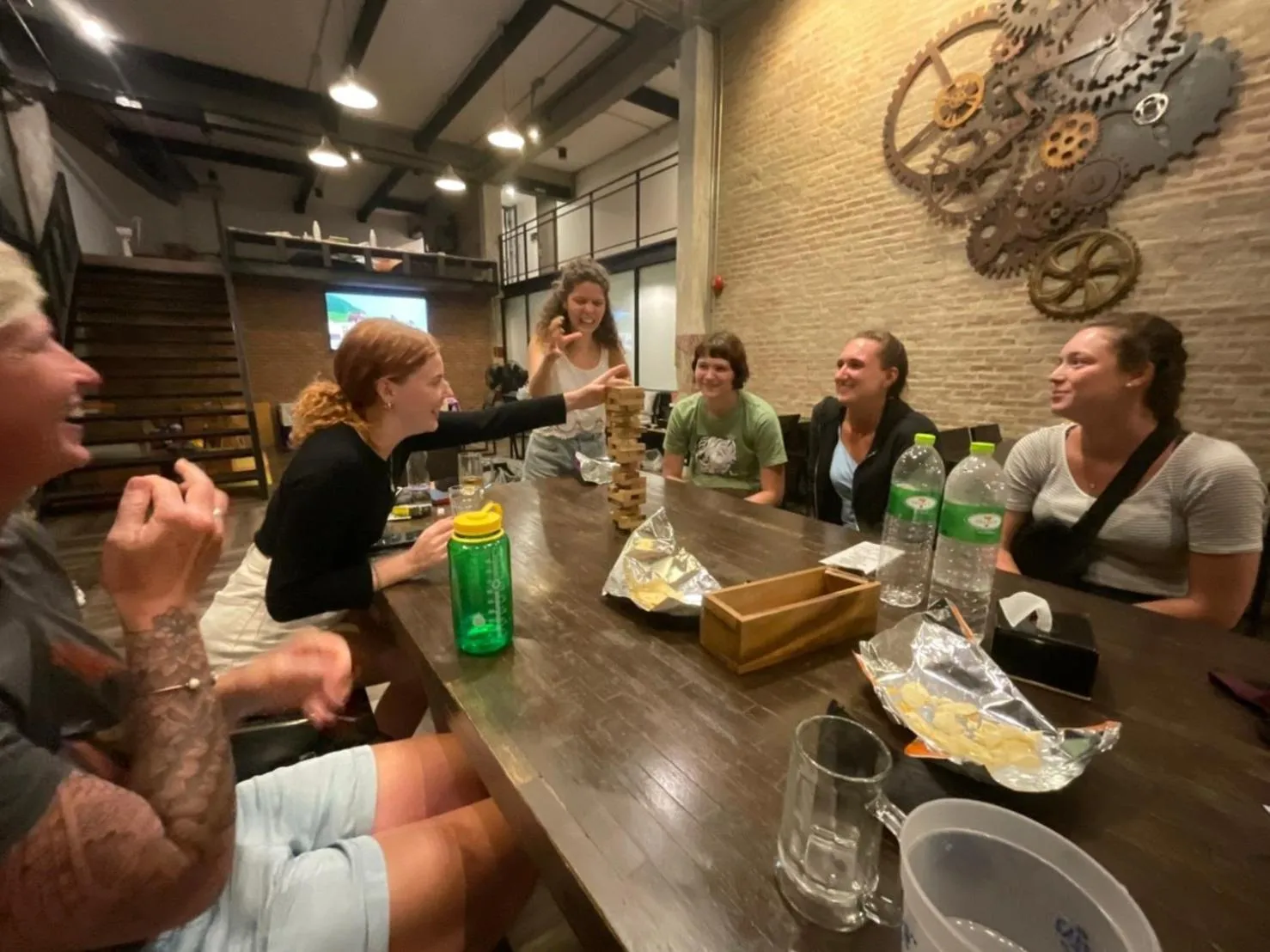 Restaurant/places to eat in The Entaneer Poshtel