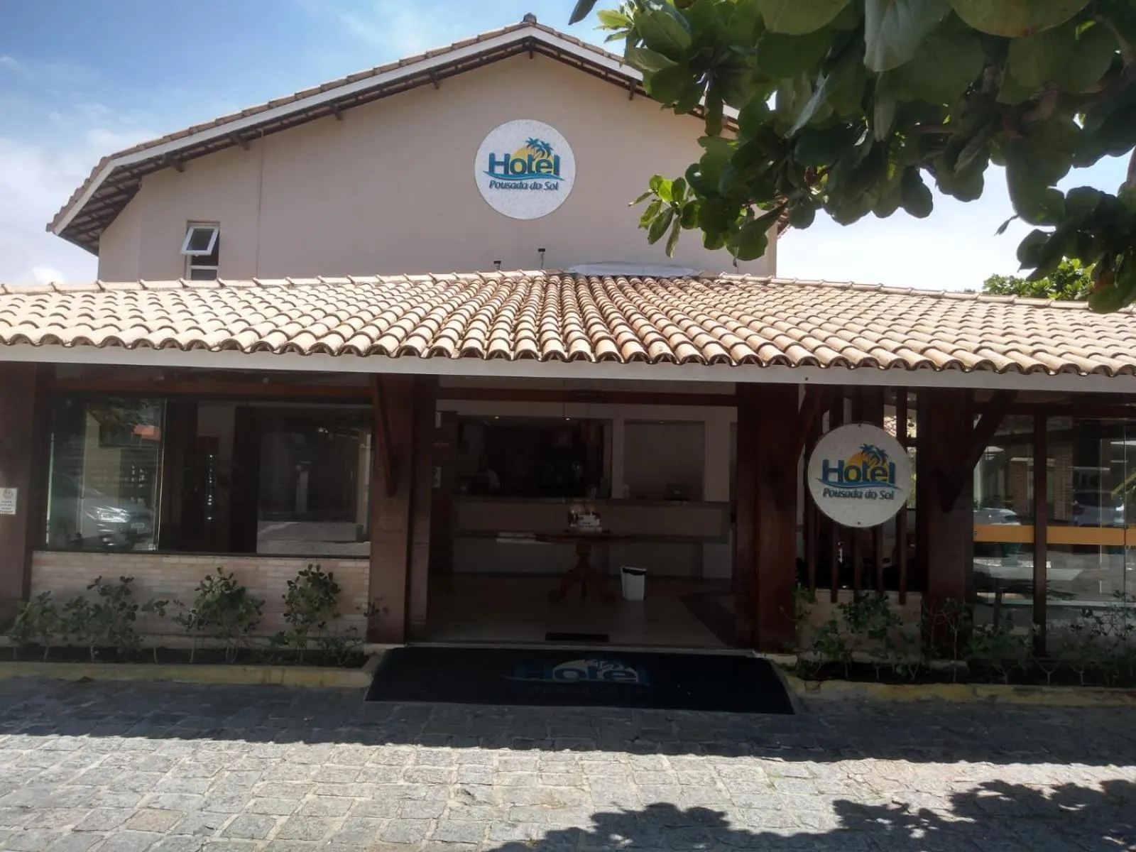 Property building in Hotel Pousada do Sol