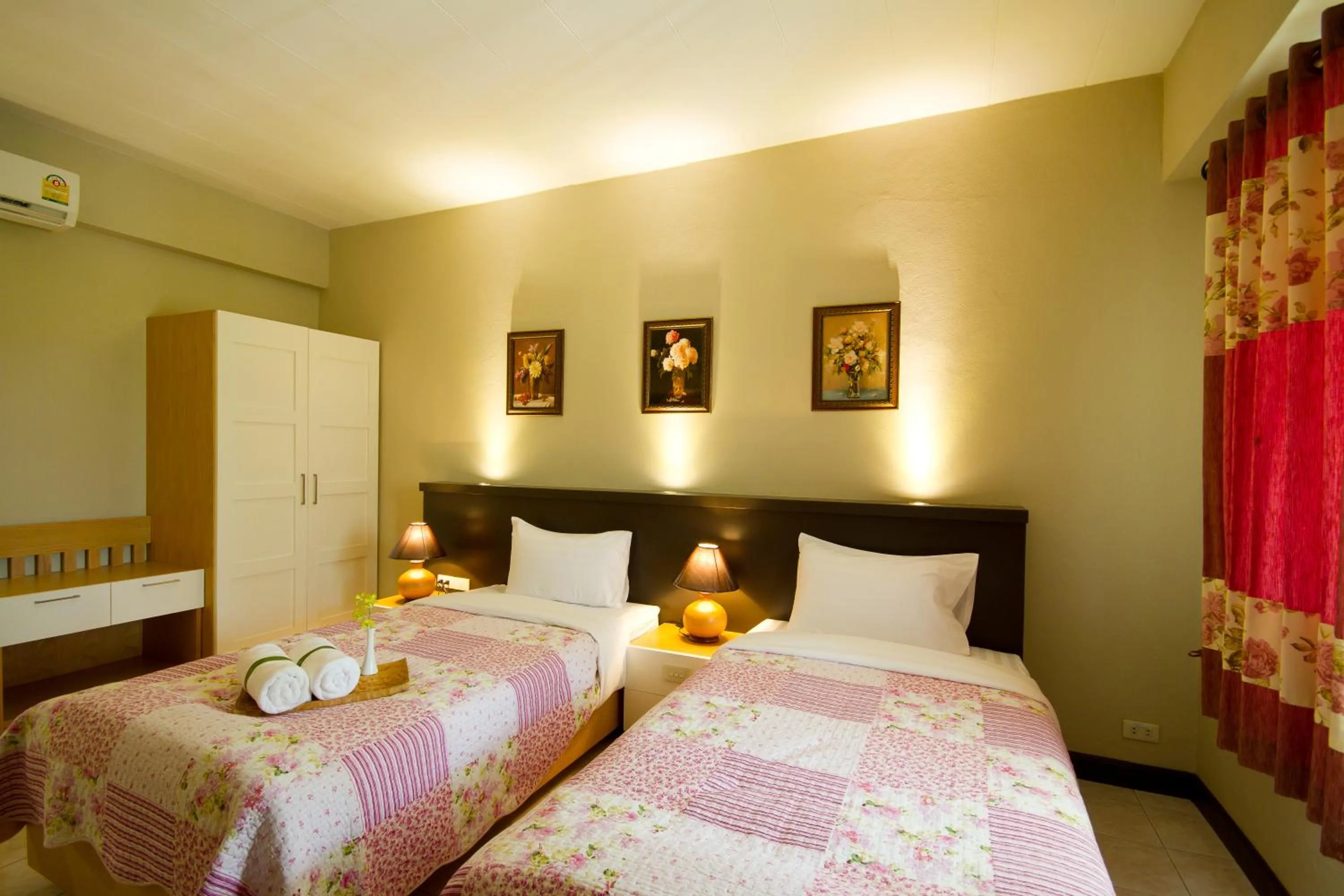 Bedroom, Bed in Rommai Greenpark