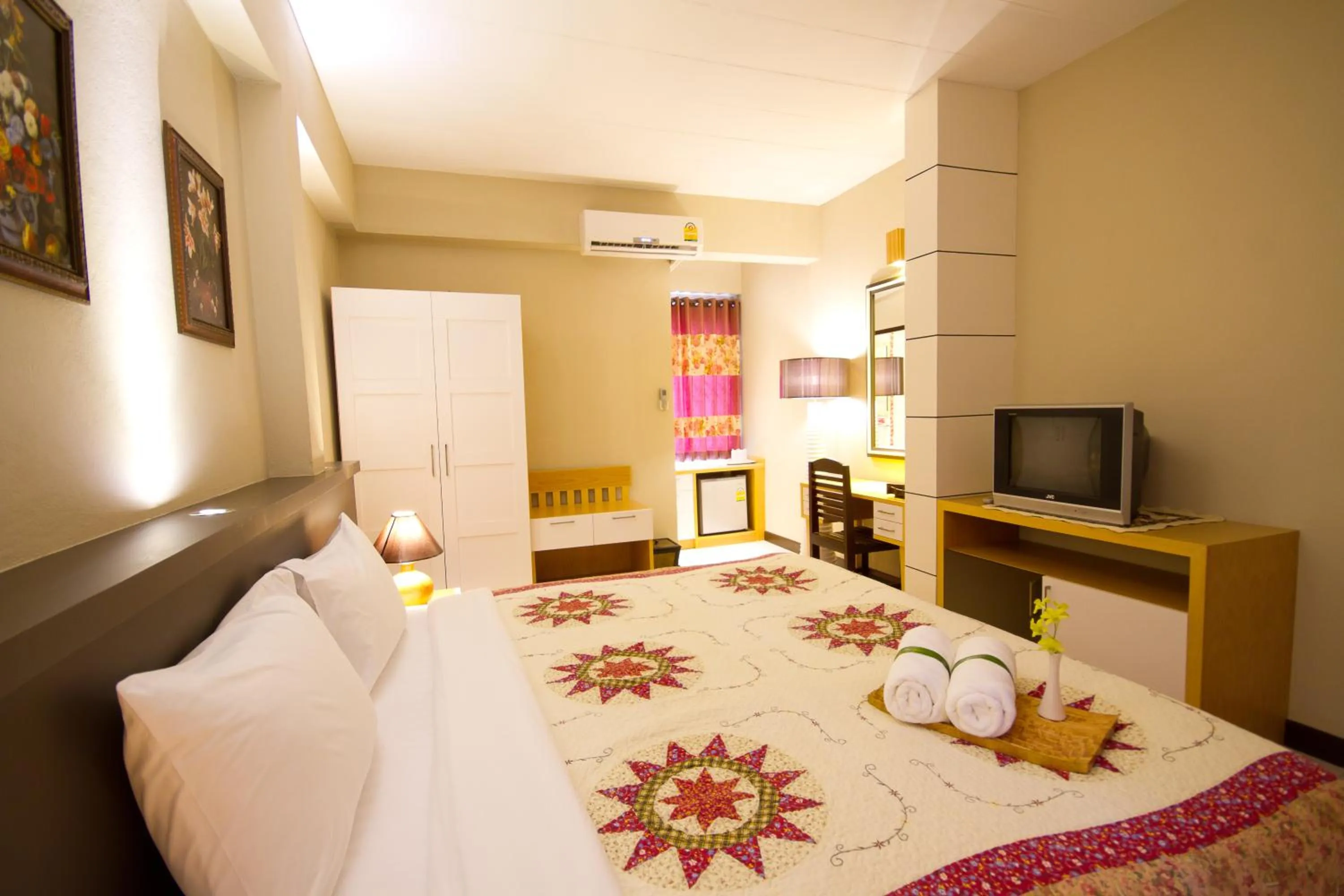 Bedroom, Bed in Rommai Greenpark