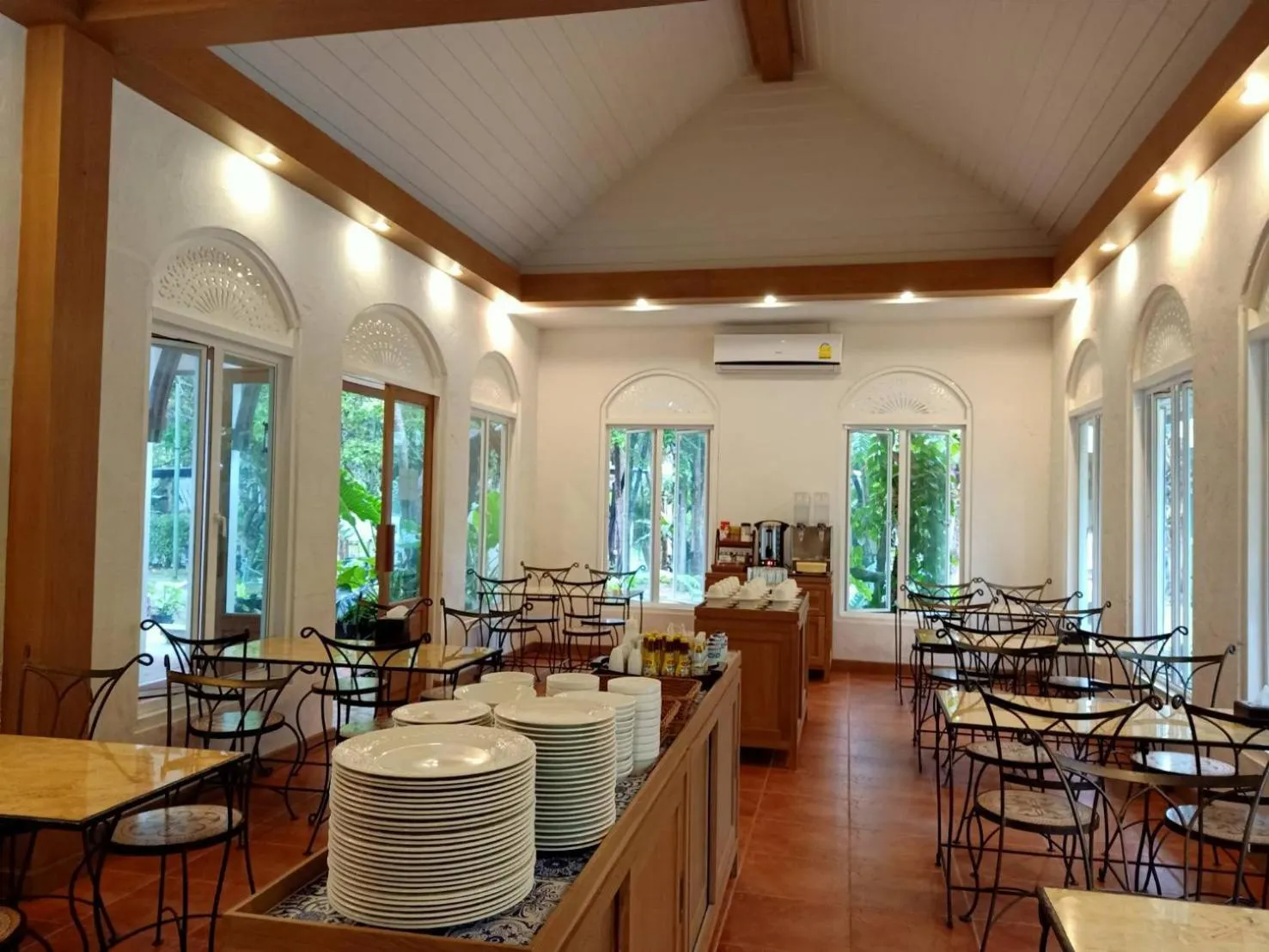 Restaurant/places to eat in Rommai Greenpark