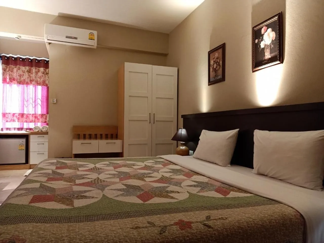 Bedroom, Bed in Rommai Greenpark