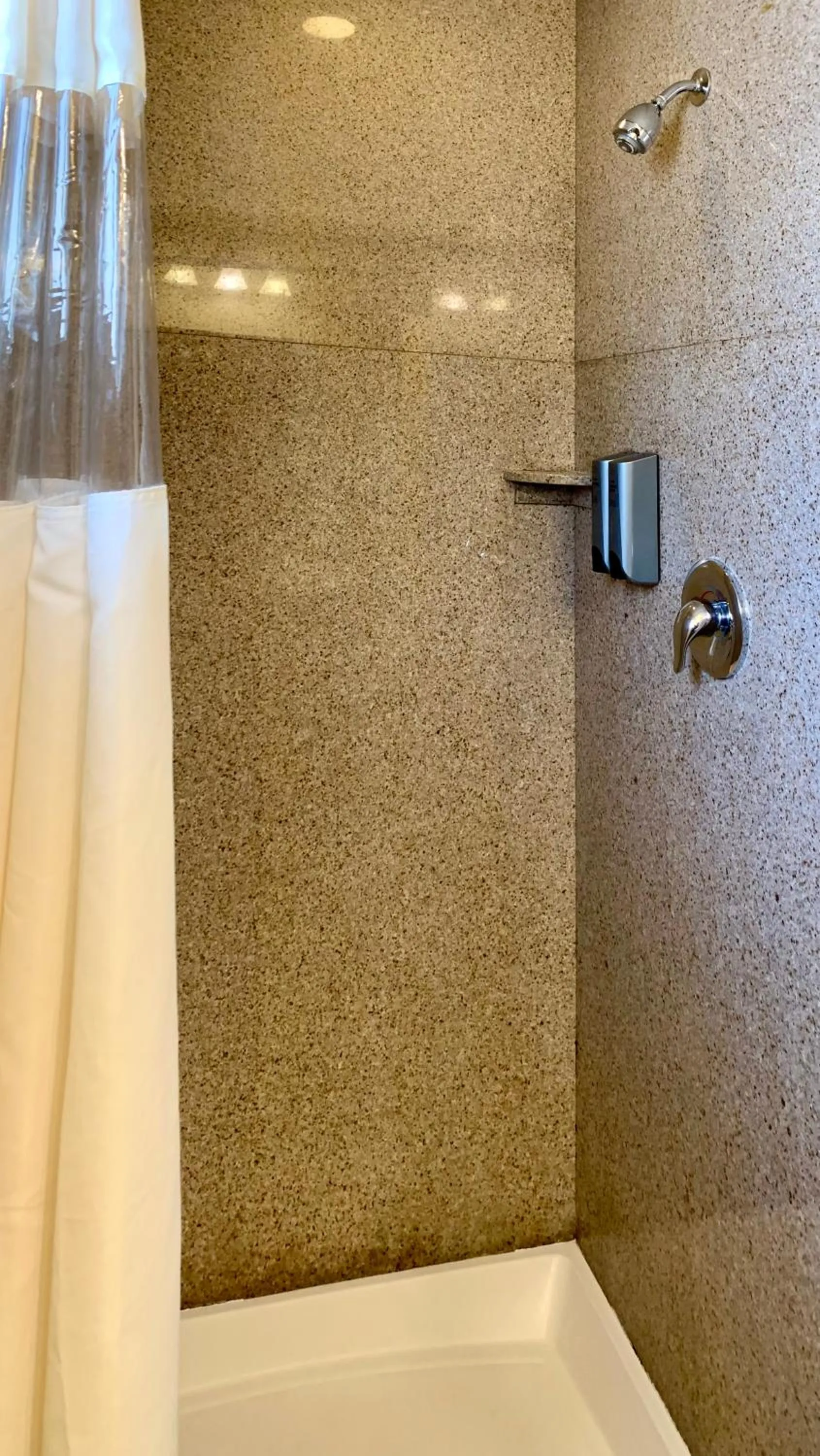 Shower in Avalon Inn Downtown Morro Bay