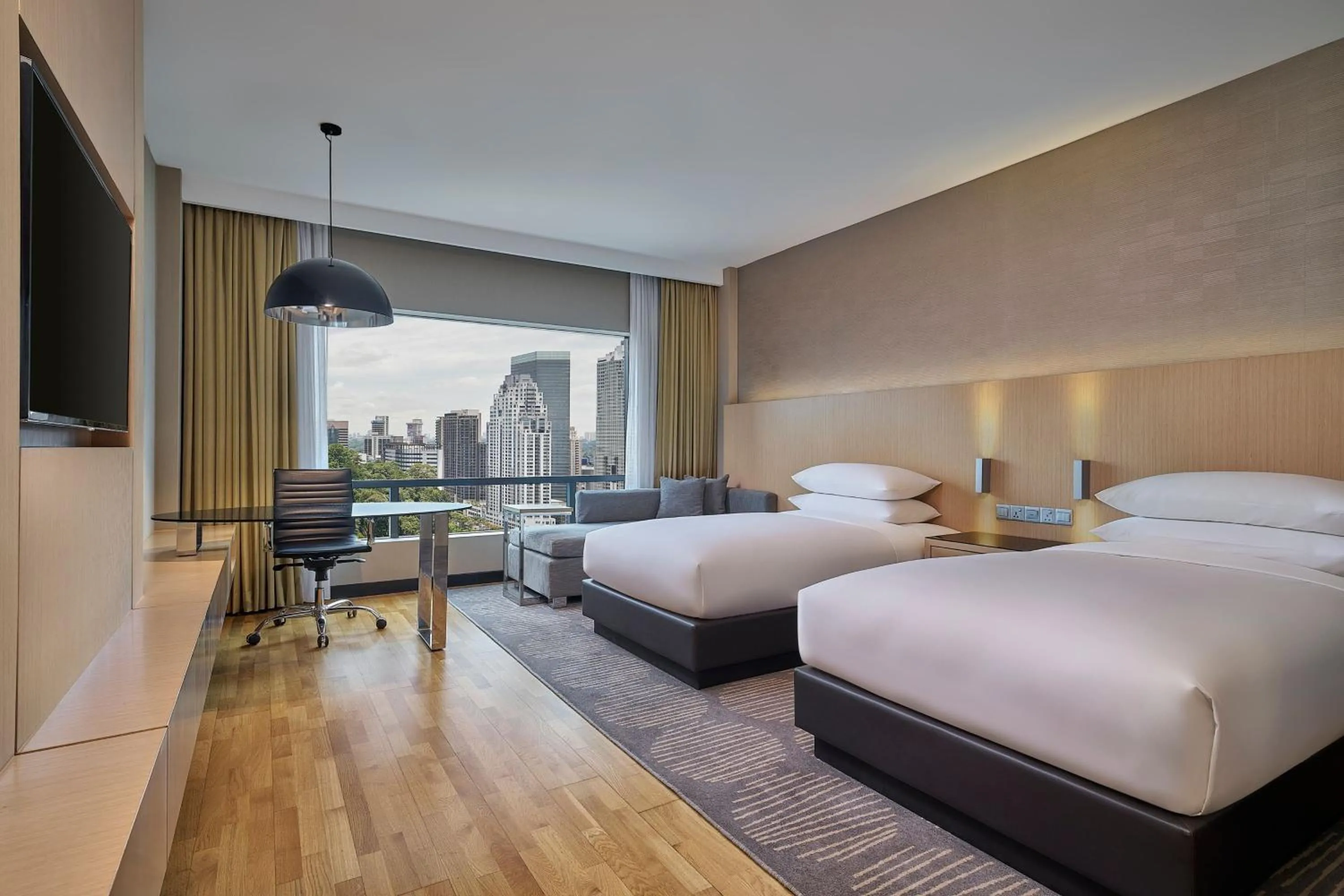 Photo of the whole room, Bed in Renaissance Kuala Lumpur Hotel & Convention Centre