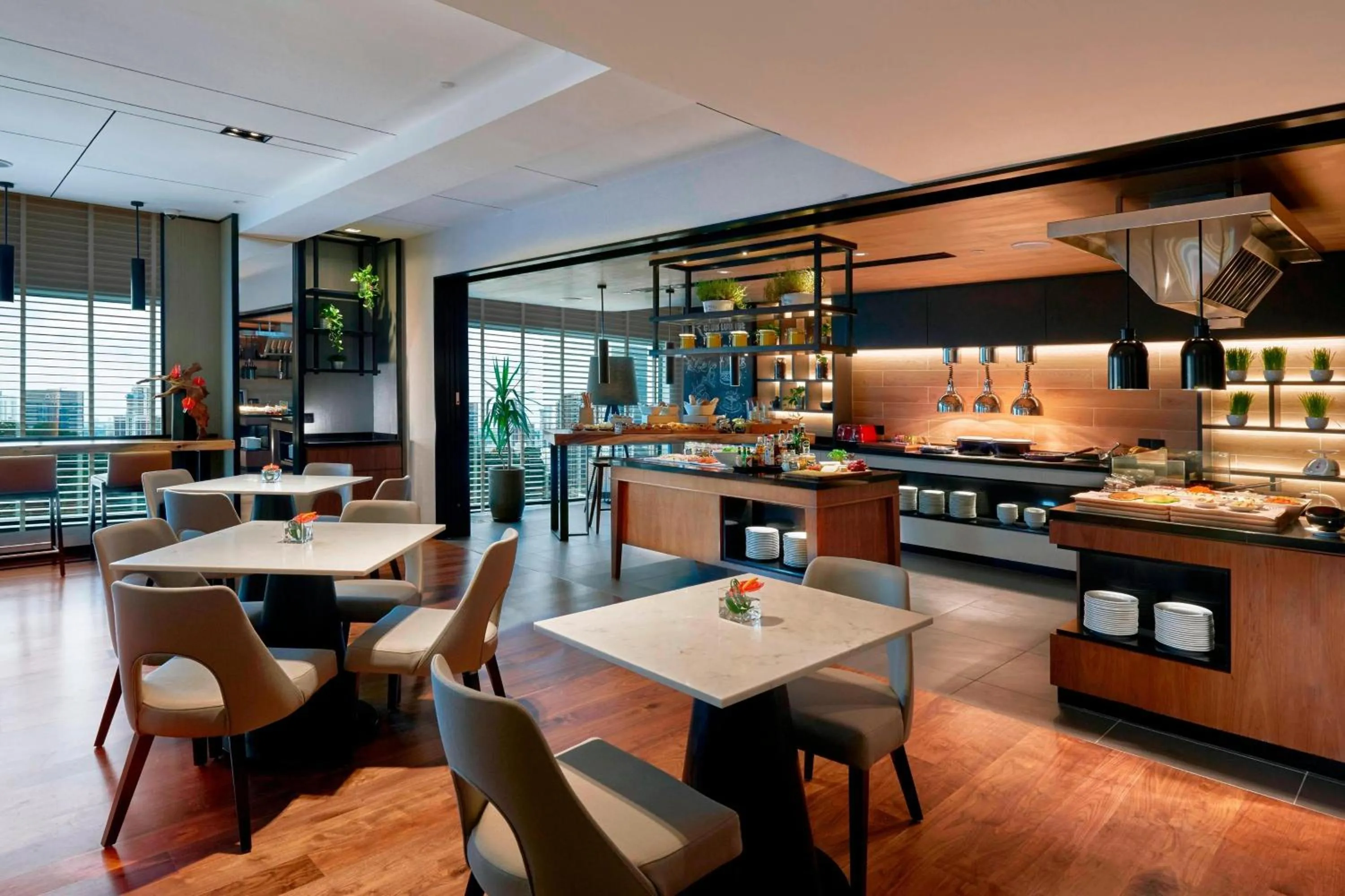 Lounge or bar in Renaissance Kuala Lumpur Hotel & Convention Centre