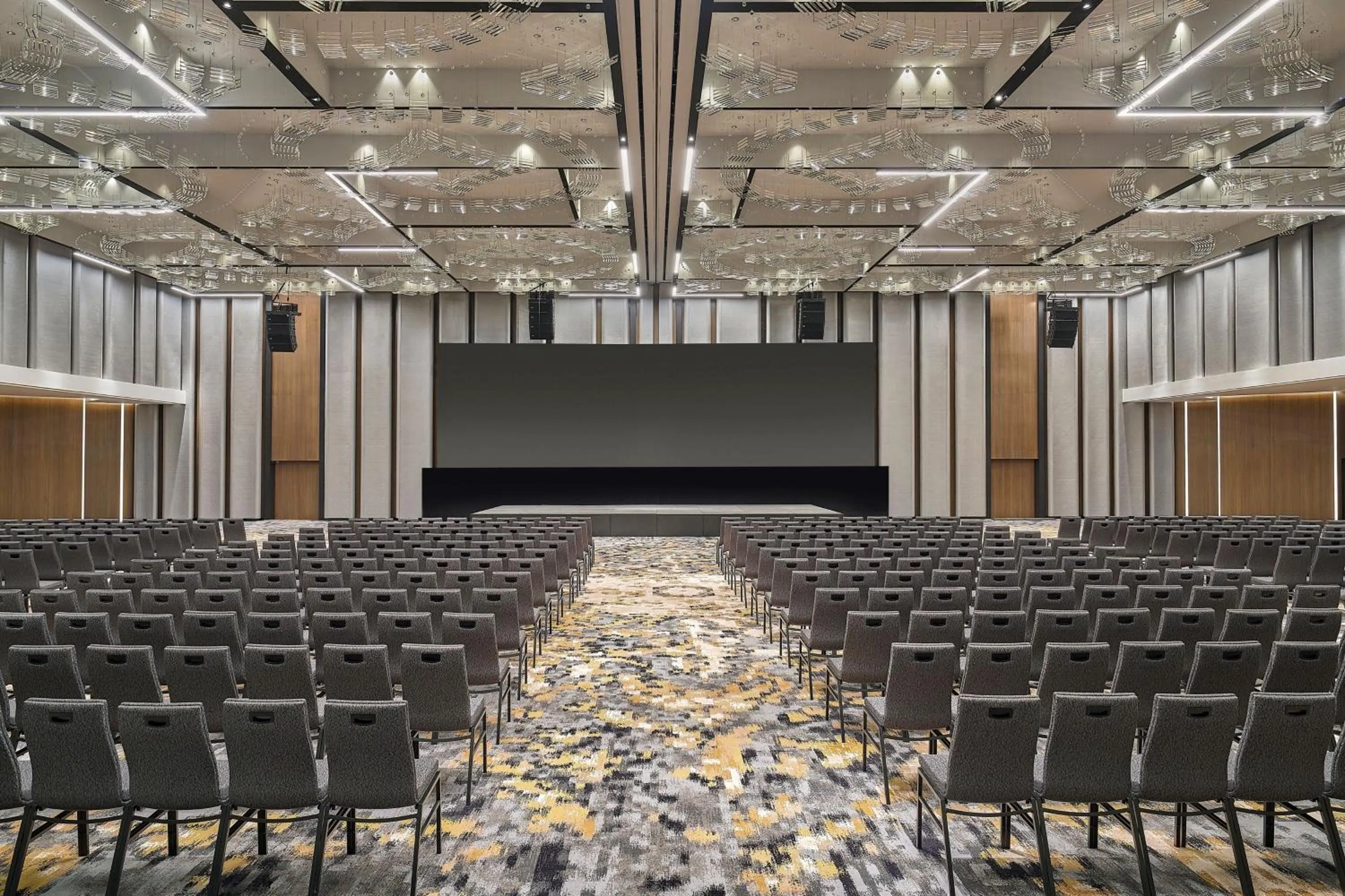 Entertainment in Renaissance Kuala Lumpur Hotel & Convention Centre