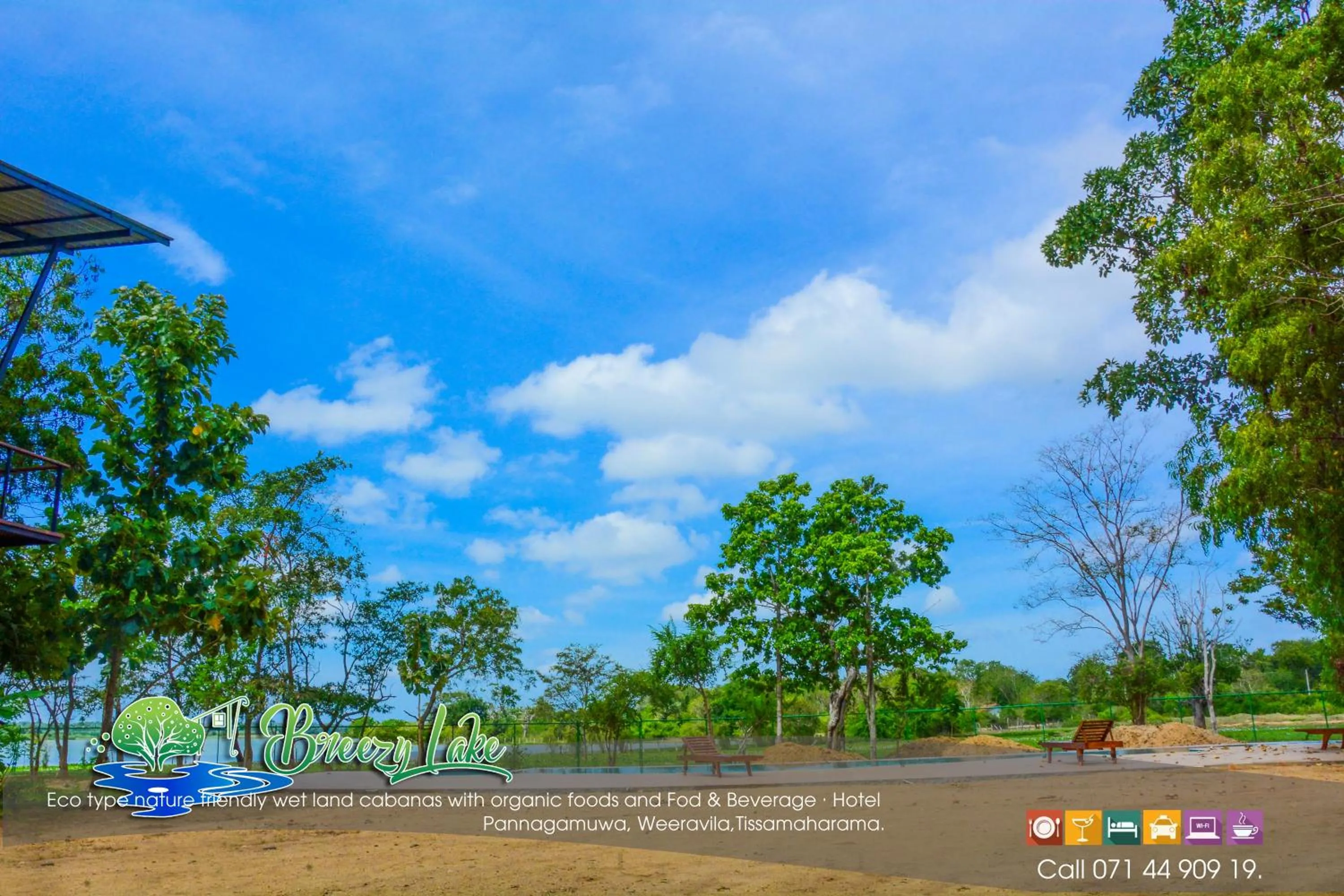 Swimming pool in Breezy Lake
