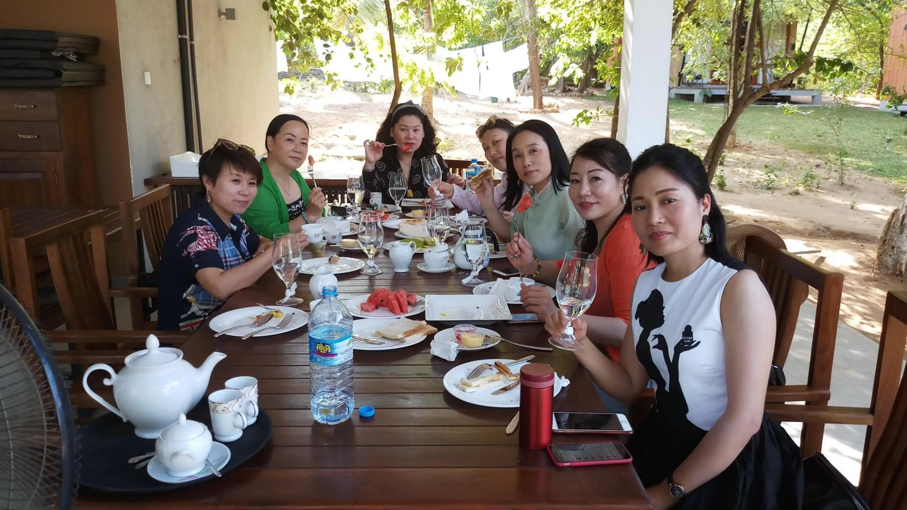 Restaurant/places to eat in Breezy Lake