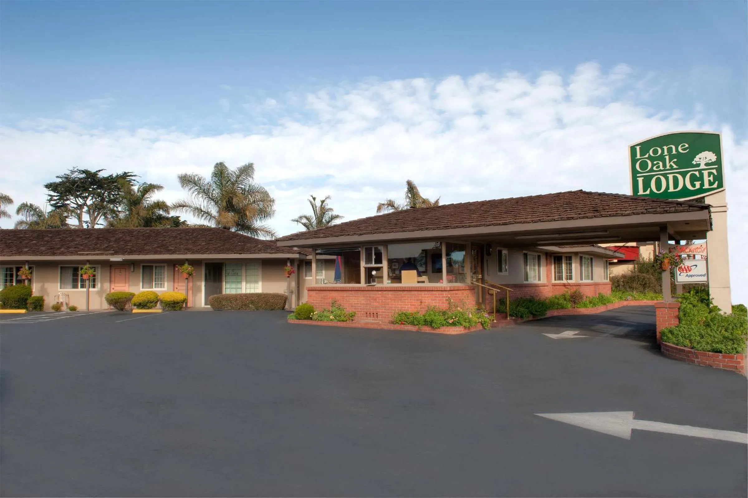 Property building in Lone Oak Lodge