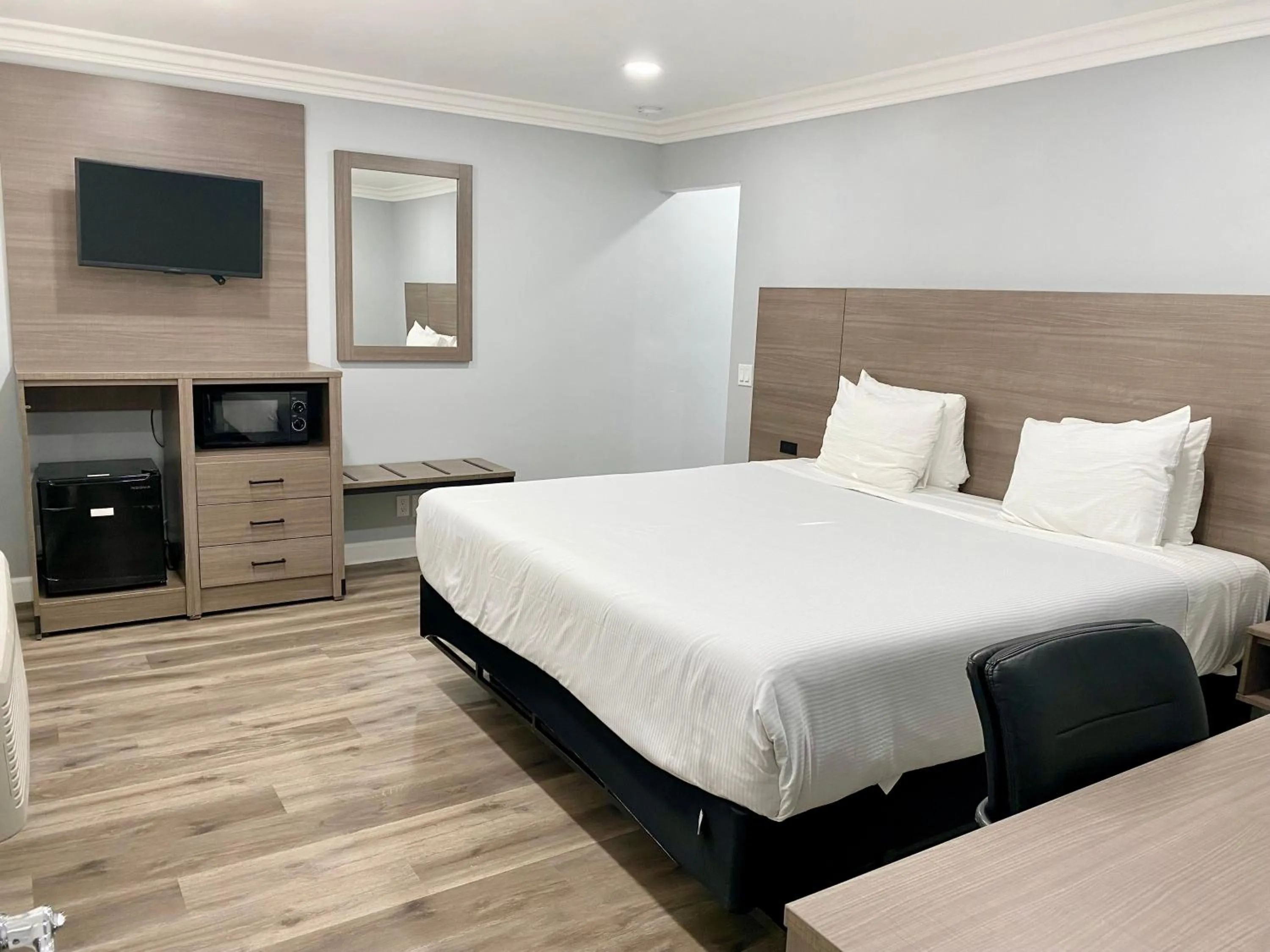 Bed in Lone Oak Lodge