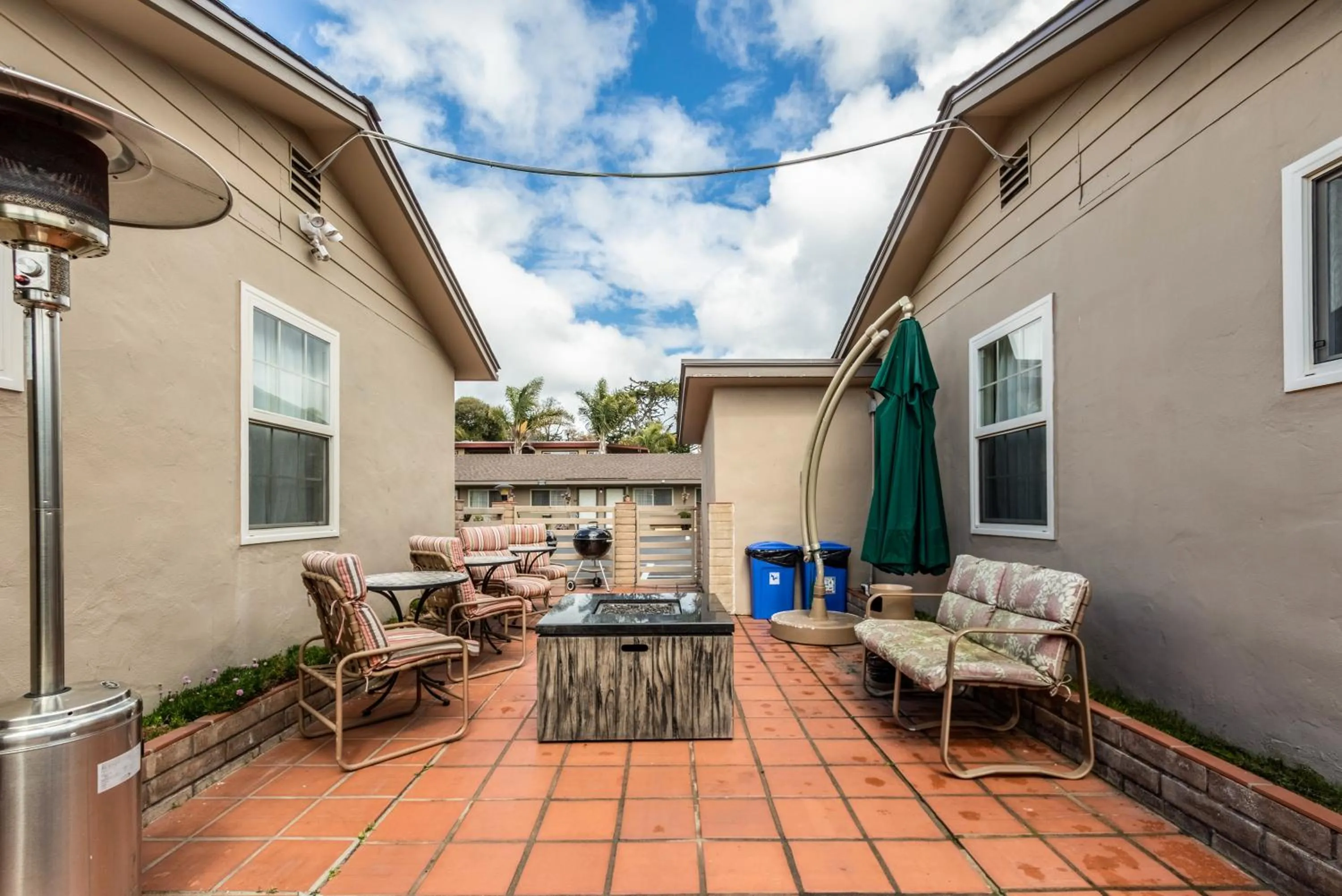BBQ facilities in Lone Oak Lodge