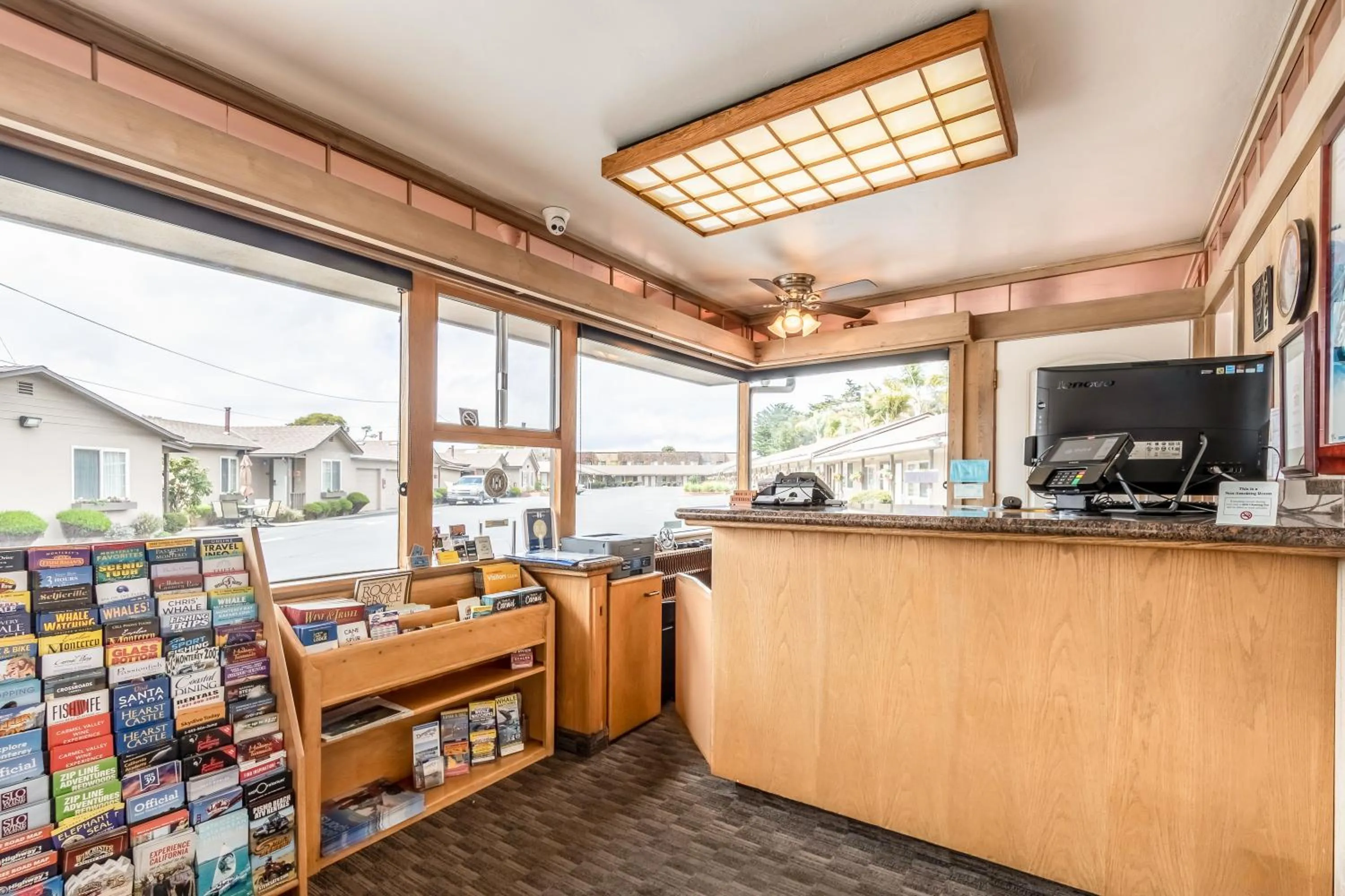 Lobby or reception in Lone Oak Lodge