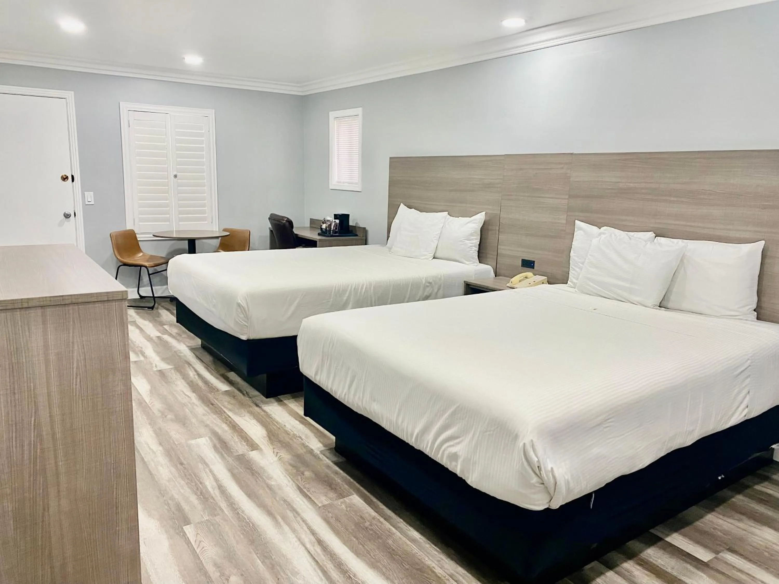 Bedroom, Bed in Lone Oak Lodge