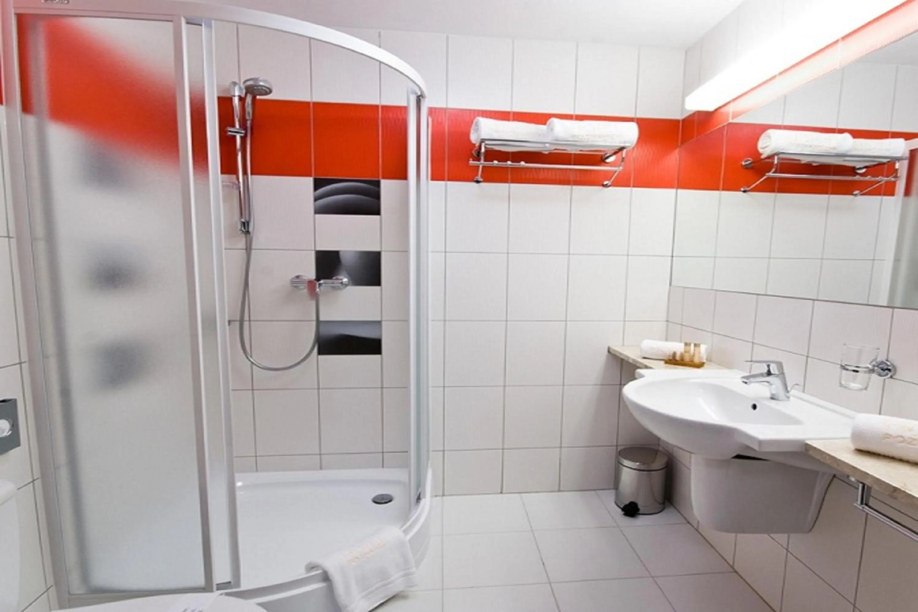 Shower in Hotel Poznański A2