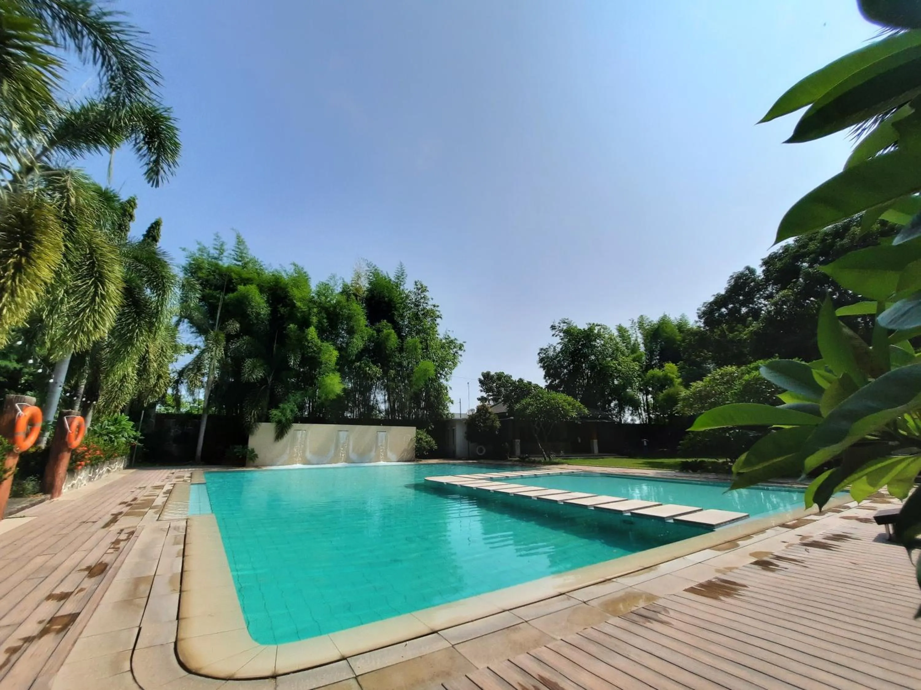 Pool view, Swimming Pool in The Farmhouse By EDL