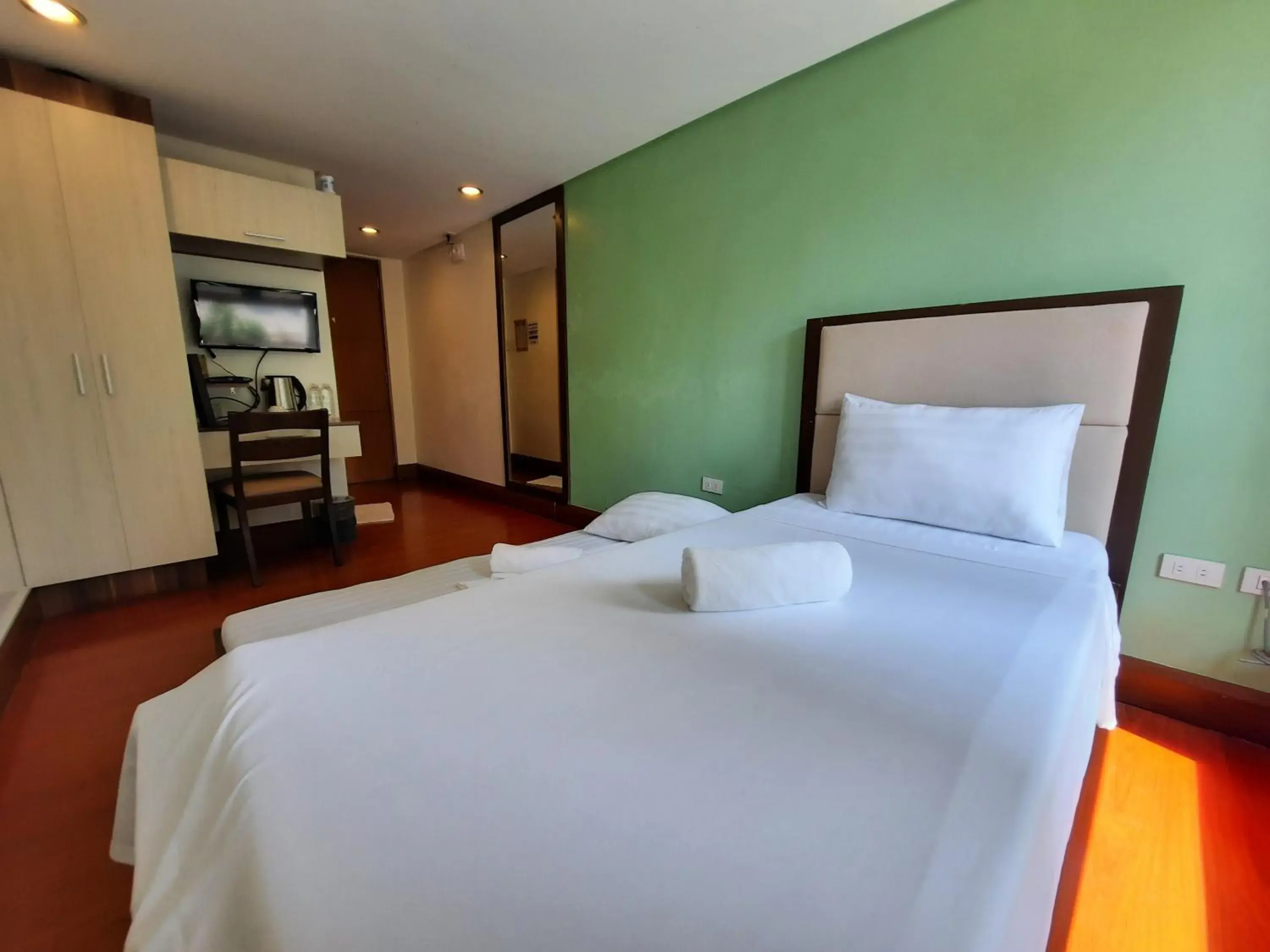 Small Twin Room in The Farmhouse By EDL Small Twin Room in The Farmhouse By EDL