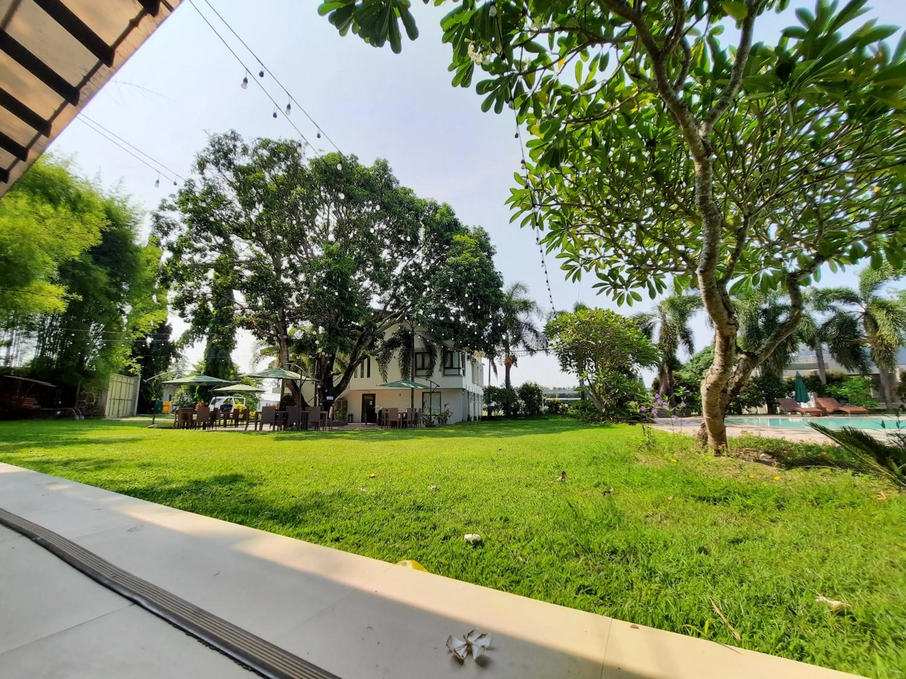 Property building, Garden in The Farmhouse By EDL