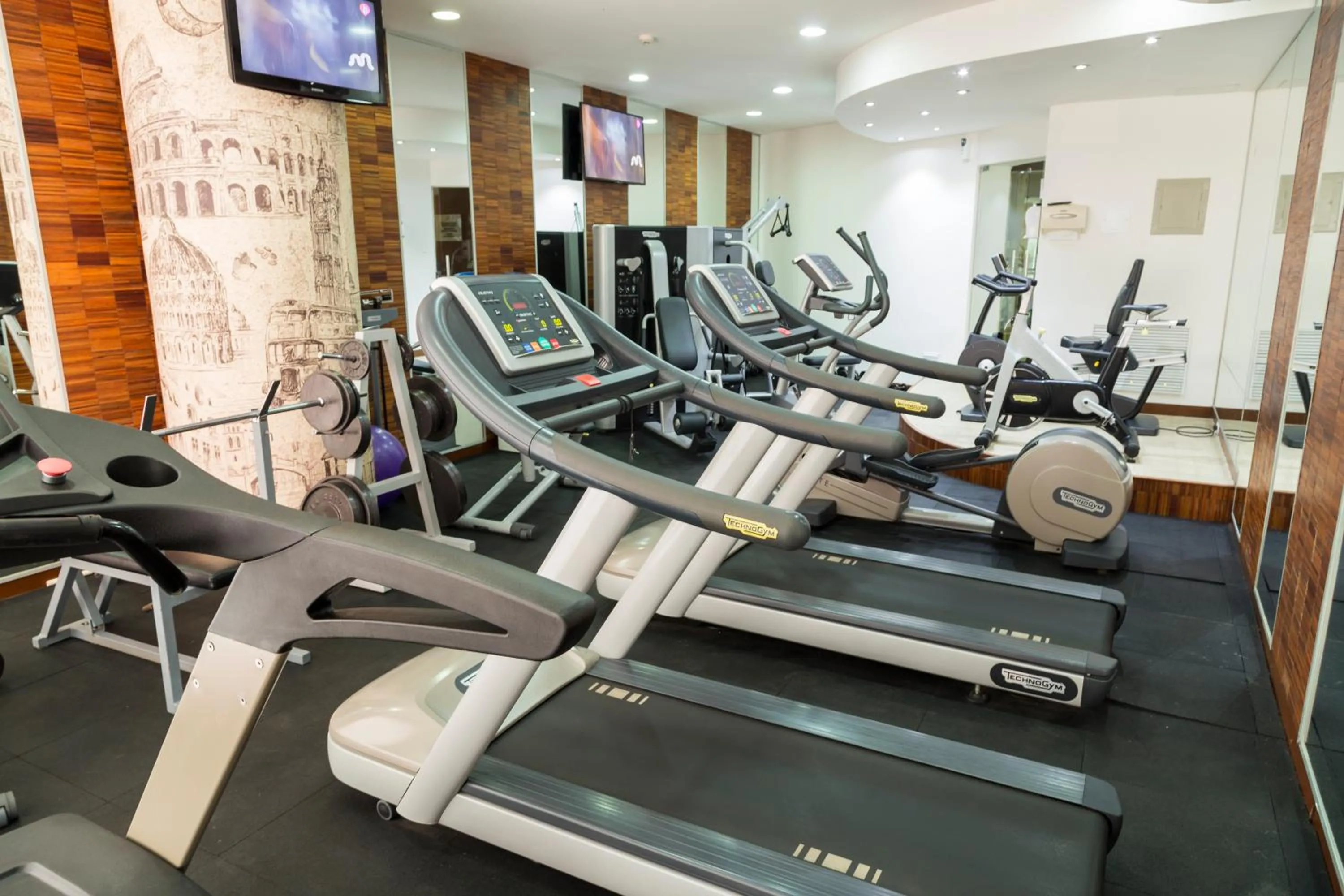 Fitness centre/facilities in Hotel Camino Real